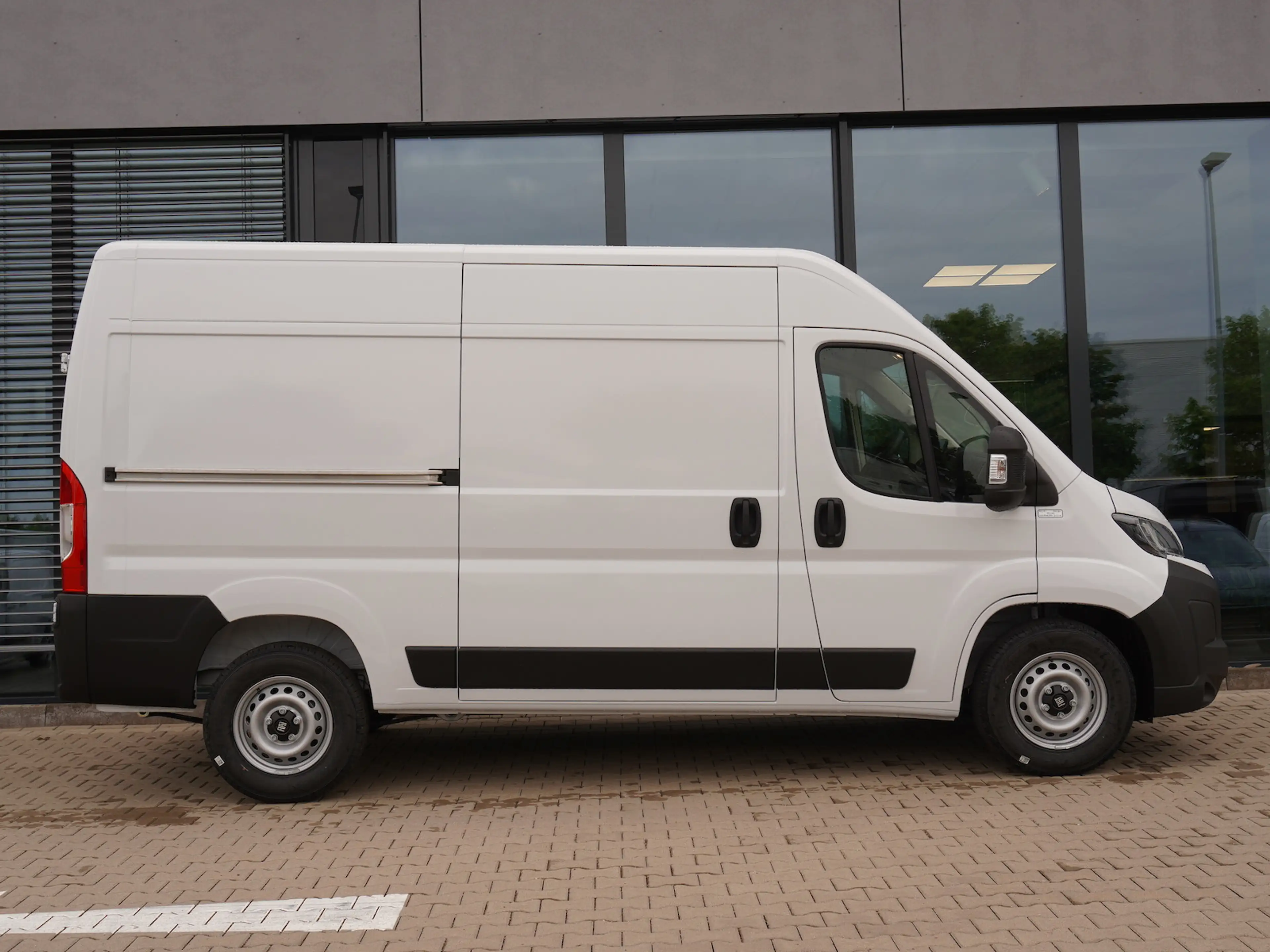 Fiat Ducato Maxi 35 L2H2 180 / 10-Zoll Navi — photo 3