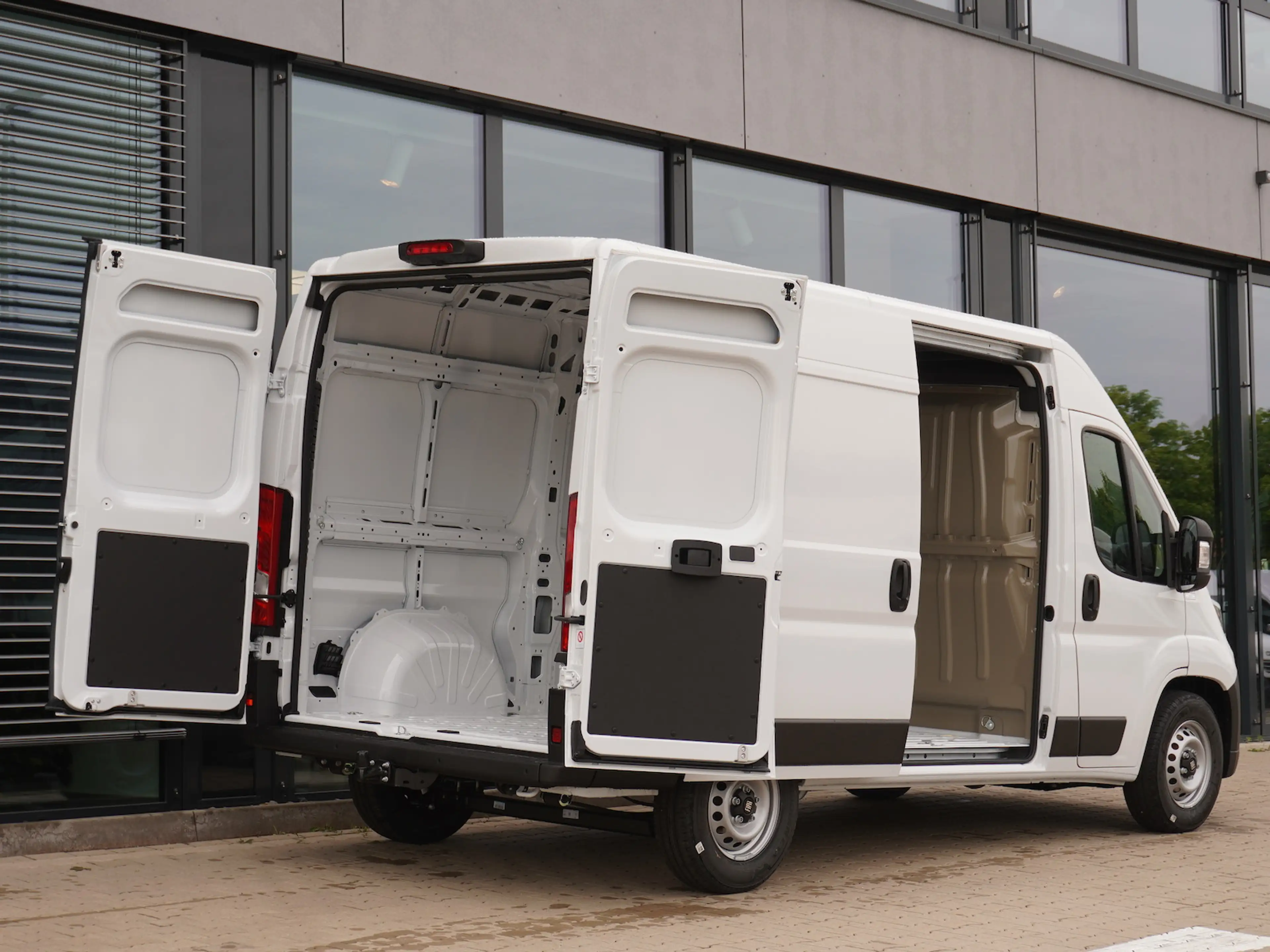 Fiat Ducato Maxi 35 L2H2 180 / 10-Zoll Navi — photo 4