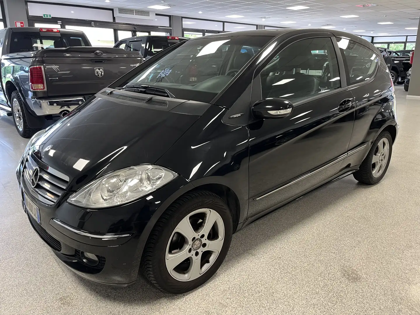 Mercedes-Benz A 170 Classe A 1.7 Avantgarde coupe NEOPATENTATI Nero - 2