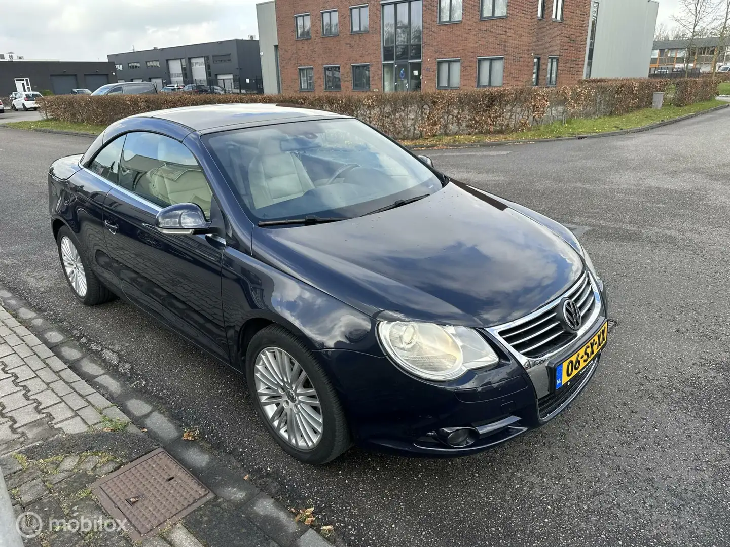 Volkswagen Eos 2.0-16v FSI dak werkt niet Modrá - 1