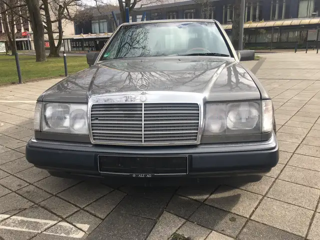 Mercedes-Benz E 230 Sportline