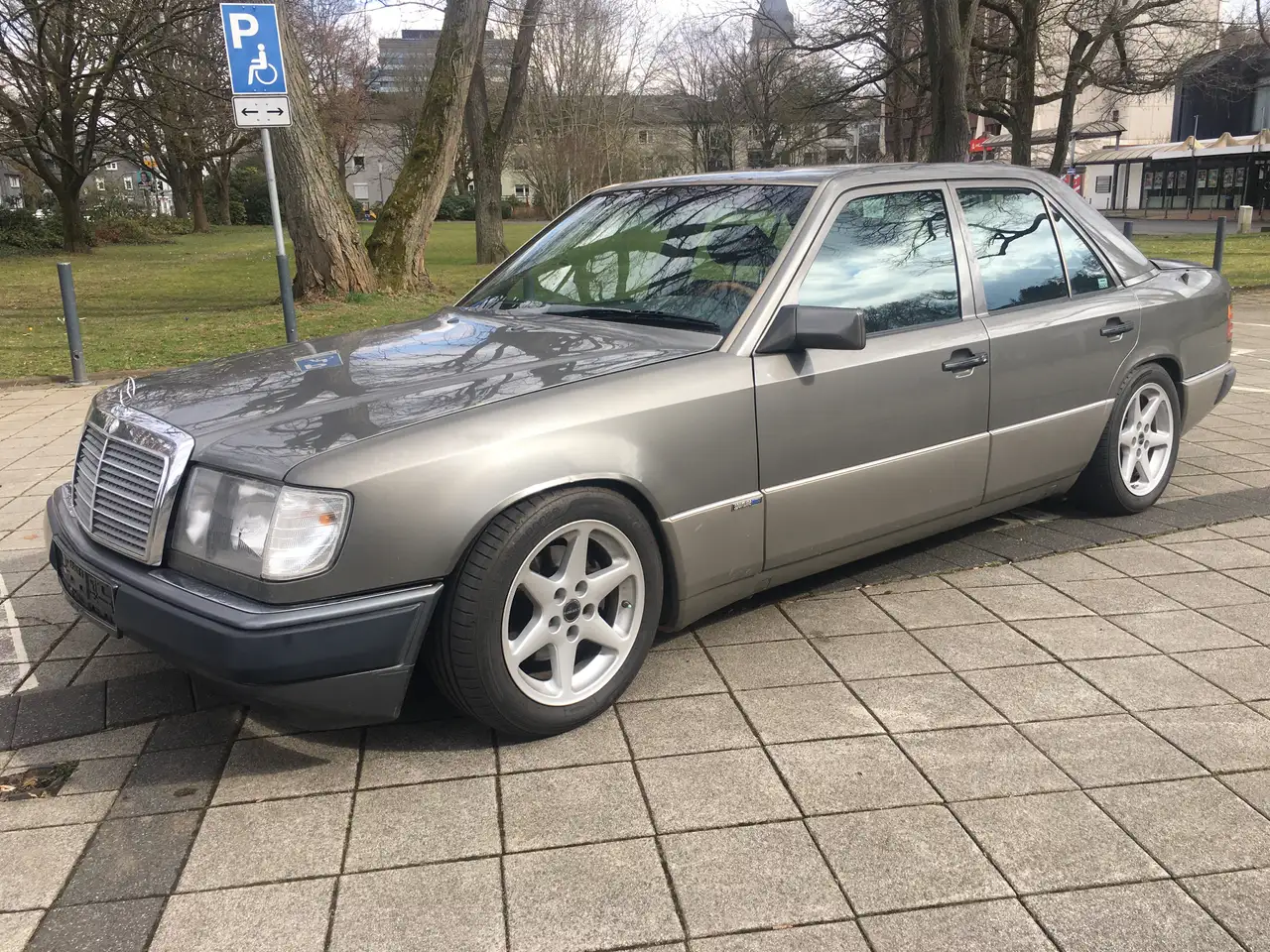 Mercedes-Benz E 230 Sportline, foto 3