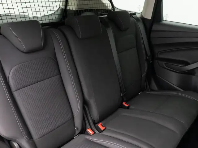Ford Kuga view 25