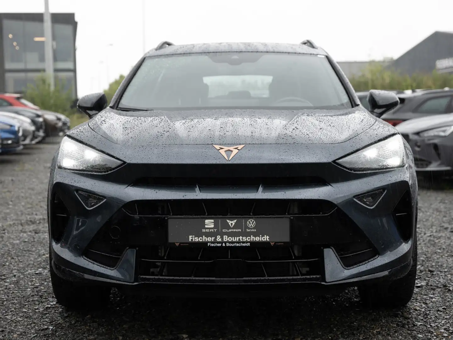 CUPRA Formentor 1.5 eTSI DSG NAVI PANO AHK KAM FACE Grau - 2