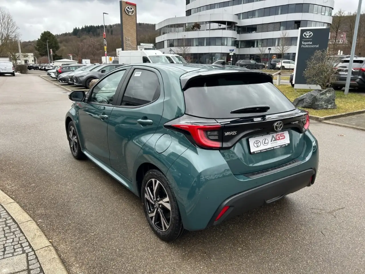 Toyota Yaris Hybrid 1,5L Teamplayer Safety + Comfort Paket 5