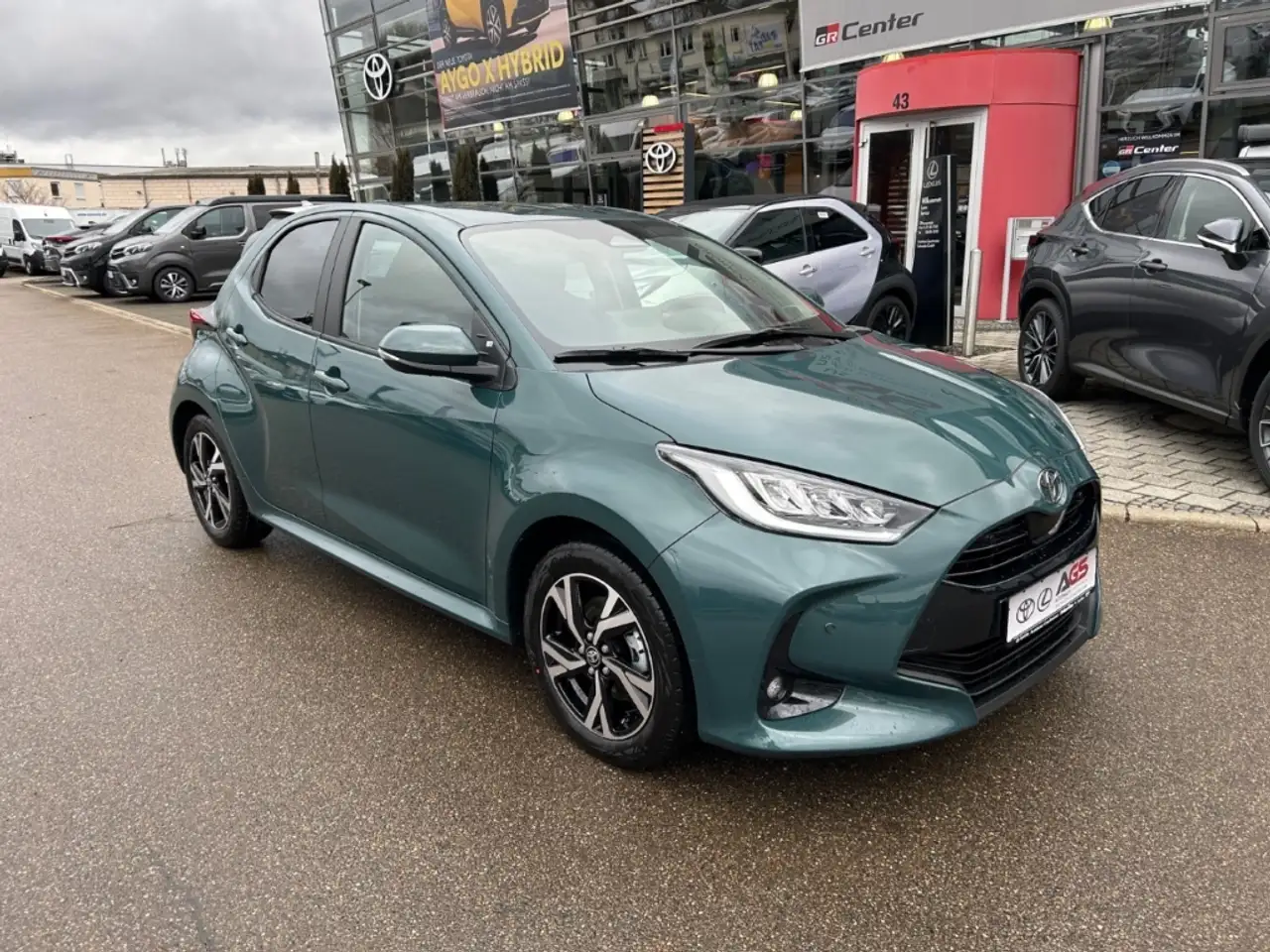 Toyota Yaris Hybrid 1,5L Teamplayer Safety + Comfort Paket 2