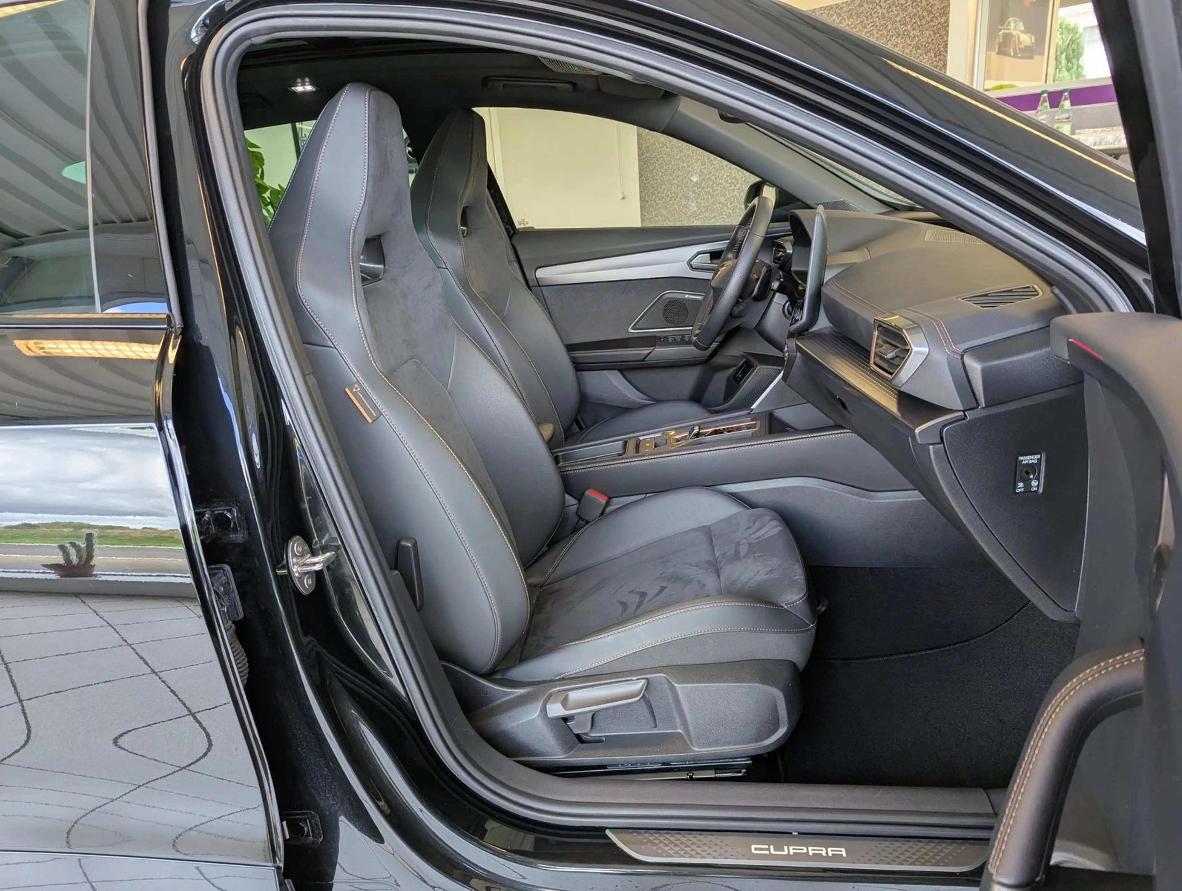 CUPRA Formentor 2.0 TDI Pano Sennh. DCC Matrix AHK 19" — photo 17