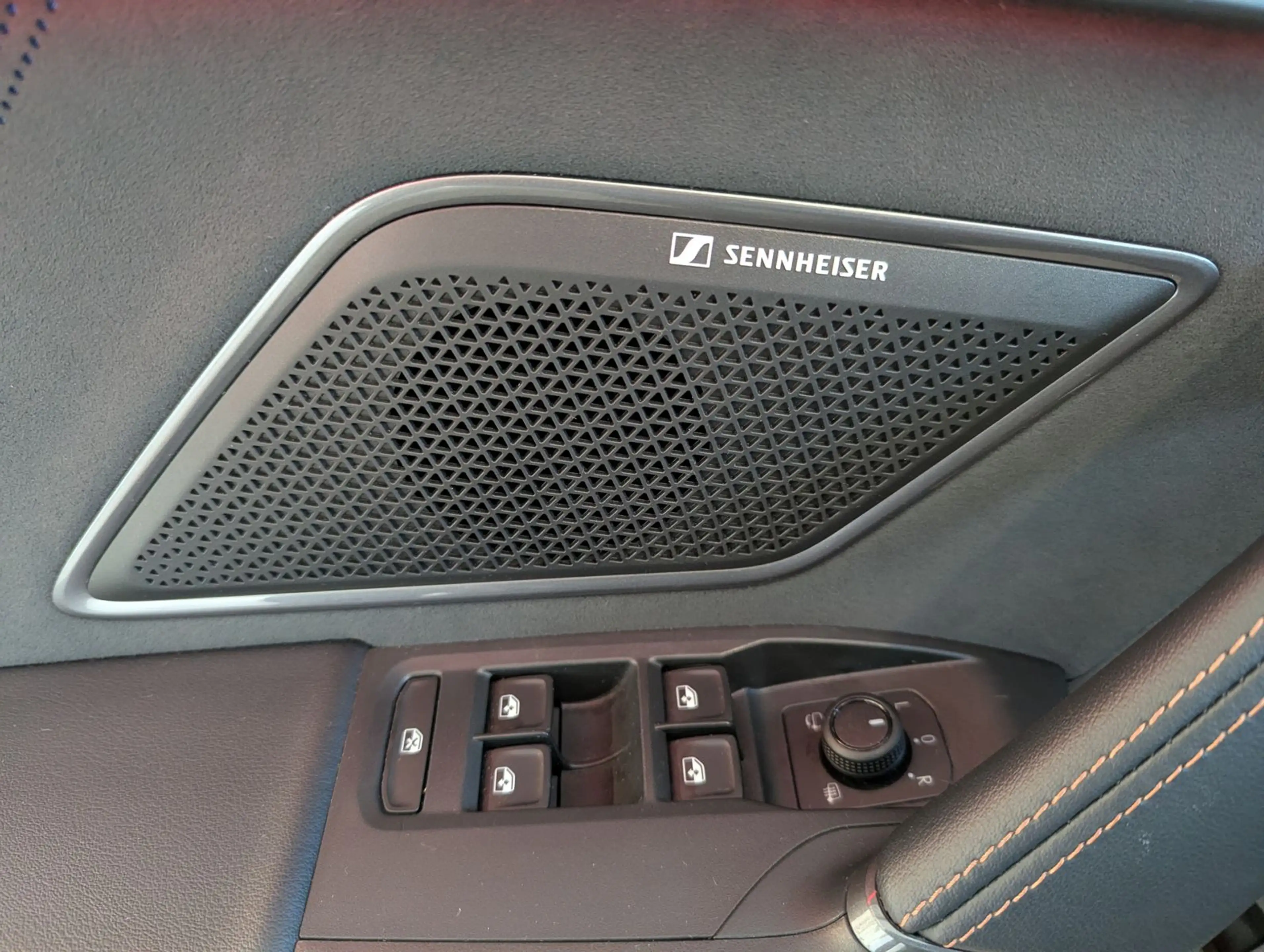 CUPRA Formentor 2.0 TDI Pano Sennh. DCC Matrix AHK 19" — photo 28
