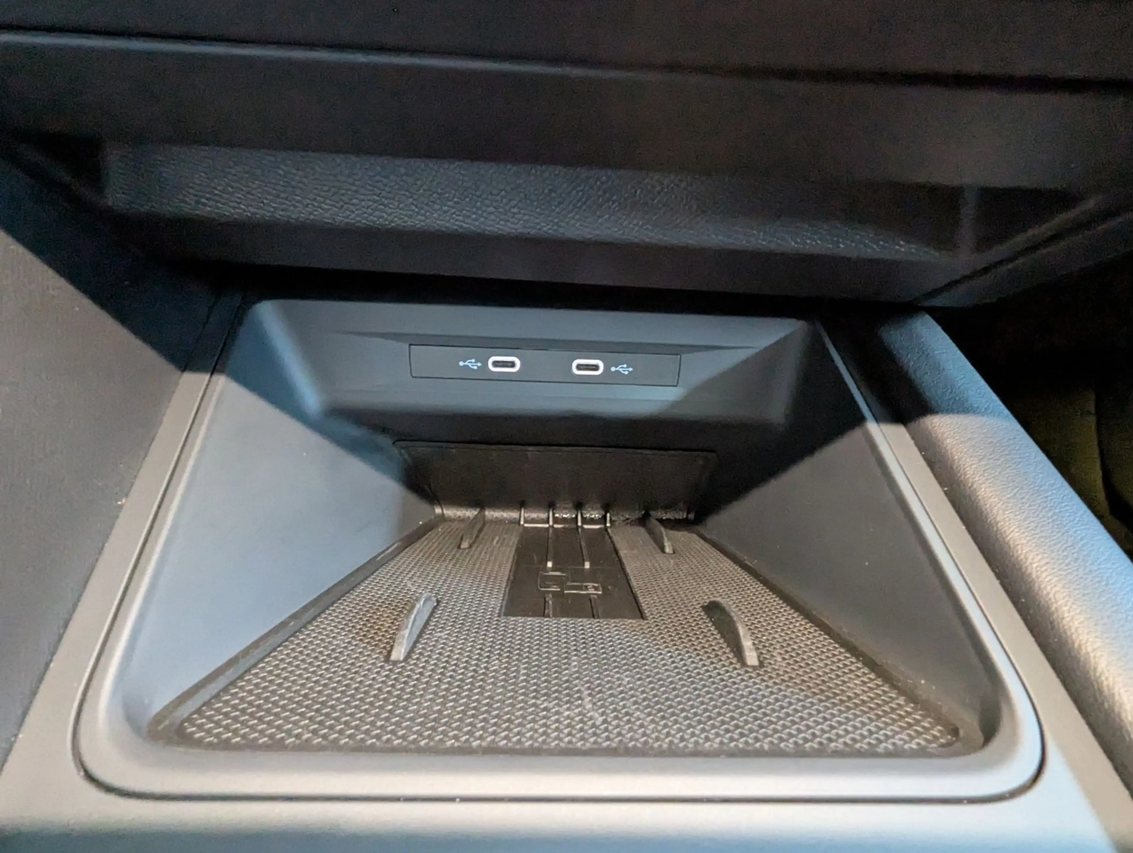 CUPRA Formentor 2.0 TDI Pano Sennh. DCC Matrix AHK 19" — photo 29