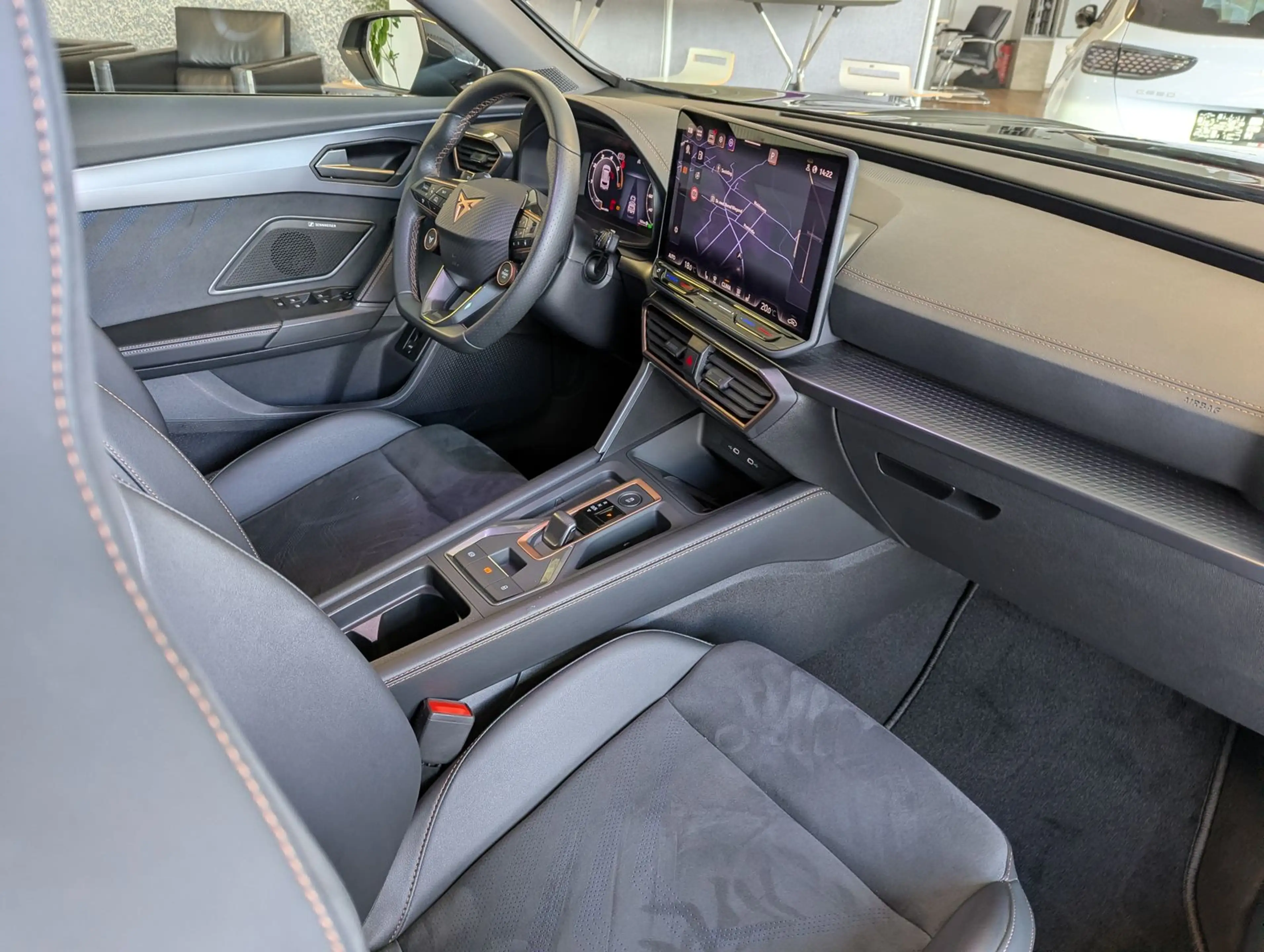CUPRA Formentor 2.0 TDI Pano Sennh. DCC Matrix AHK 19" — photo 13