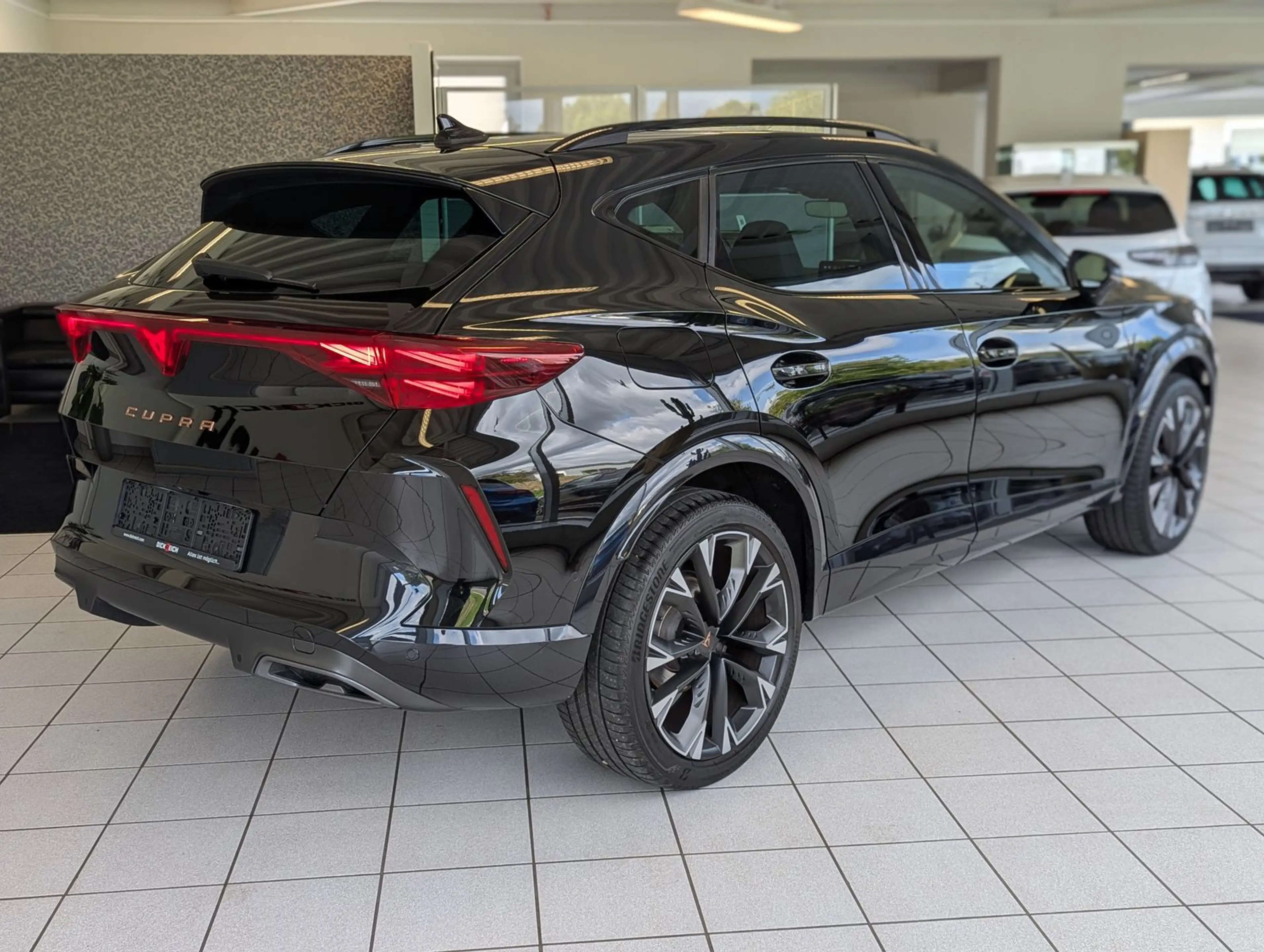 CUPRA Formentor 2.0 TDI Pano Sennh. DCC Matrix AHK 19" — photo 7