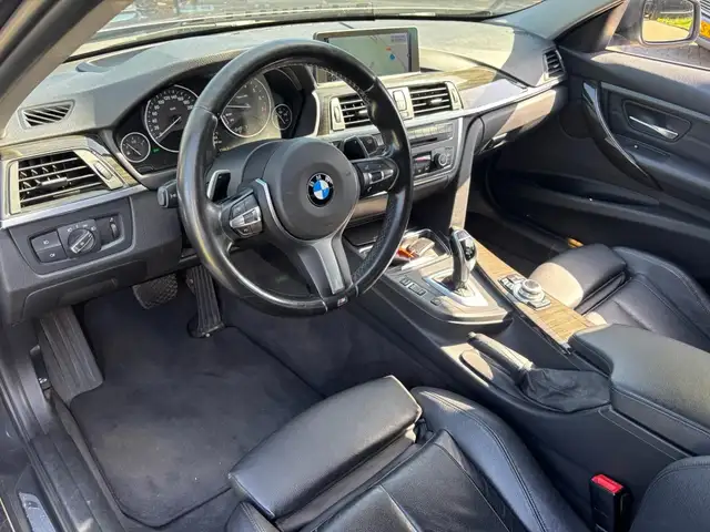 BMW 3 Series view 13