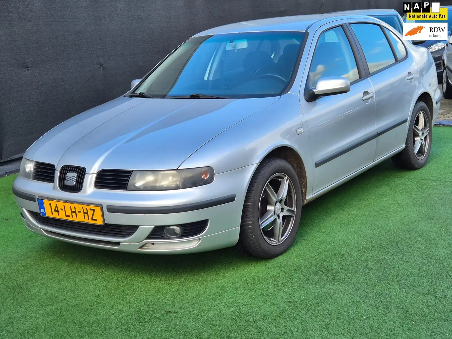 SEAT Toledo 1.9 TDI Sport Grijs - 1