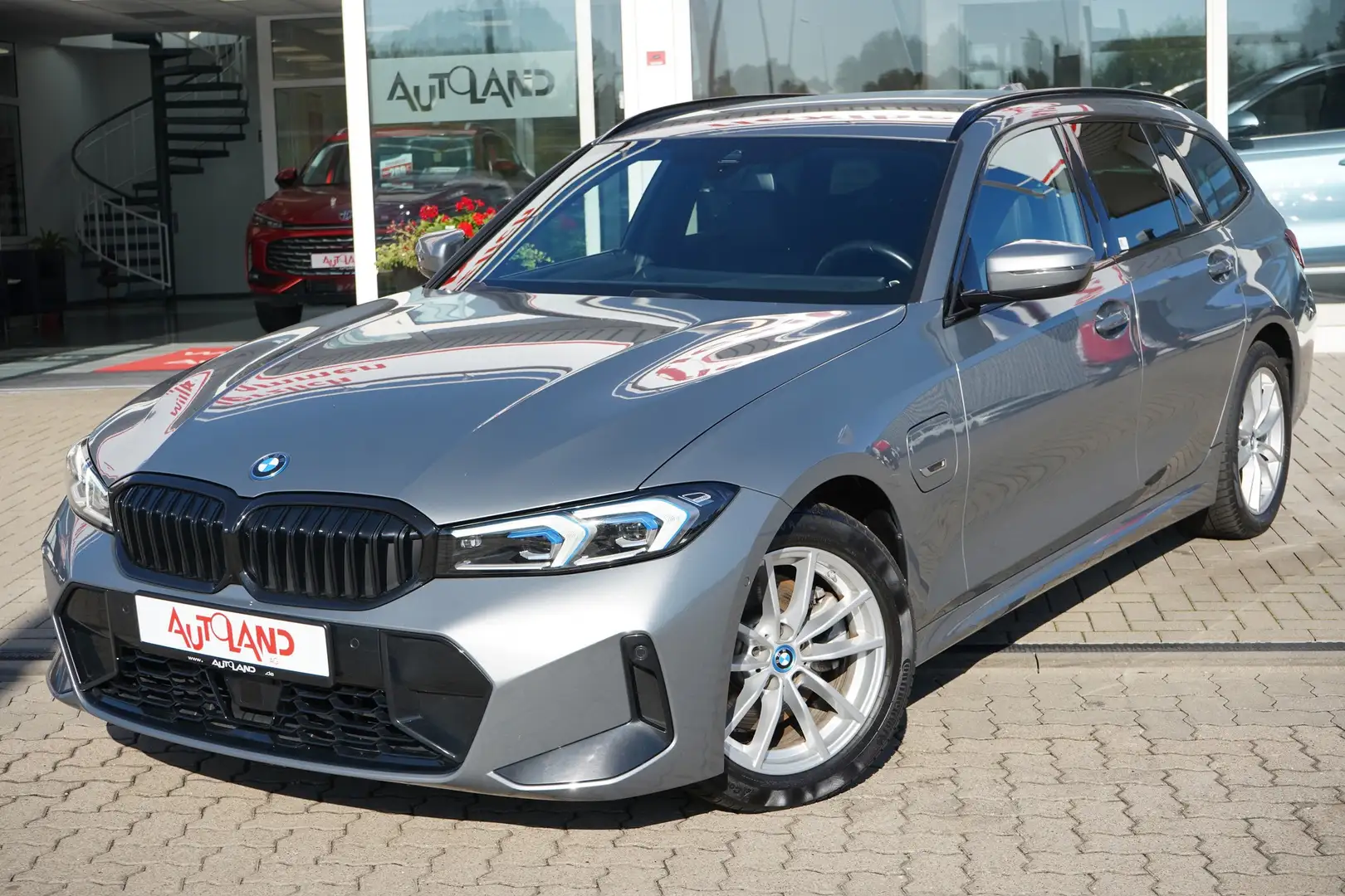 BMW 330 330e M-Sport Touring PHEV LED ACC Navi Gris - 2