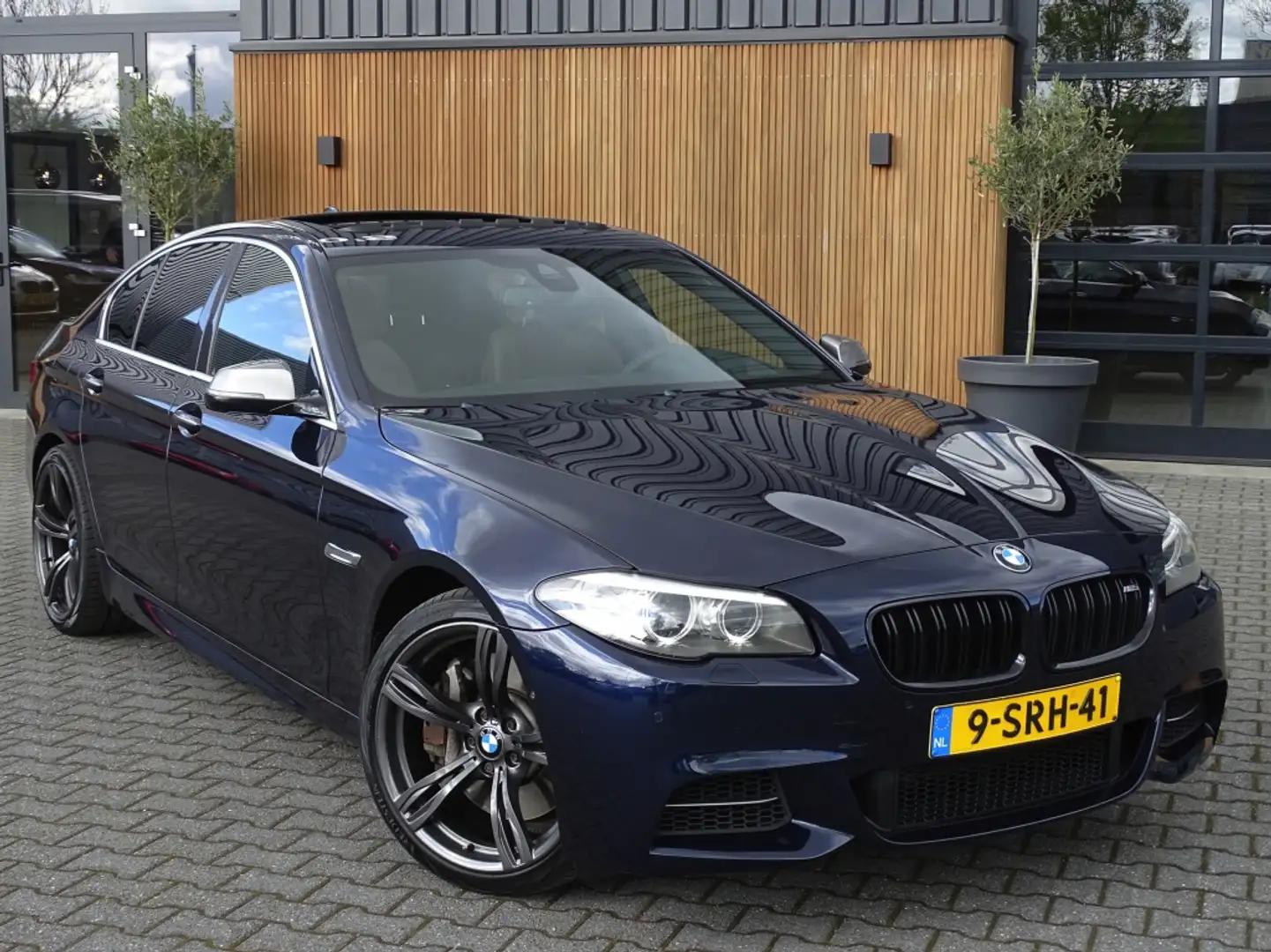 BMW M550 5-serie M550xd 381PK M-perf. Individual / LED *NAP Blue - 2