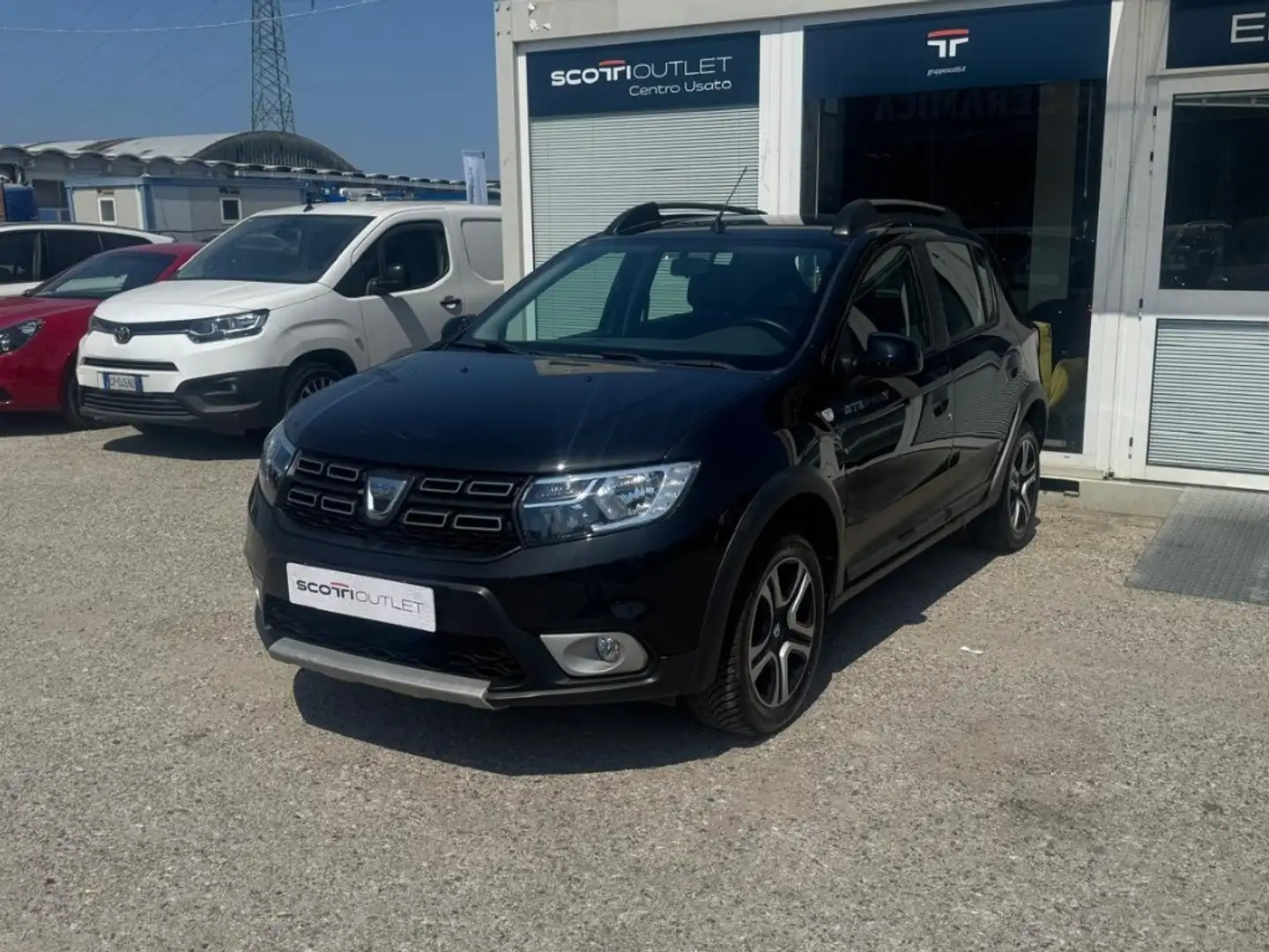Dacia Sandero Stepway 1.0 tce ECO-G 15th Anniversary Noir - 1