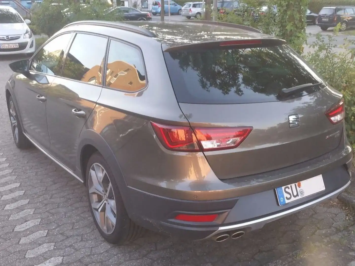SEAT Leon ST 2.0 TDI DSG 4Drive X-Perience Brun - 2