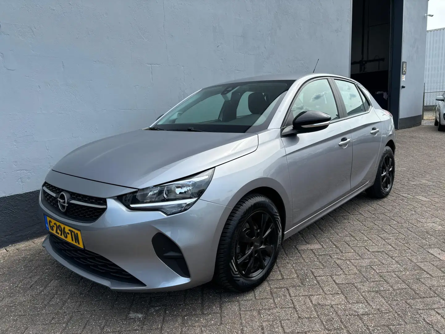 Opel Corsa 1.2 Edition - Carplay - Airco Grijs - 1