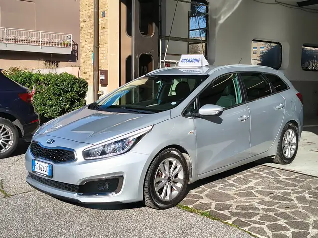 Kia Ceed SW / cee'd SW Ceed SW 1.0 t-gdi Cool 100cv - *Garanzia 12 mesi