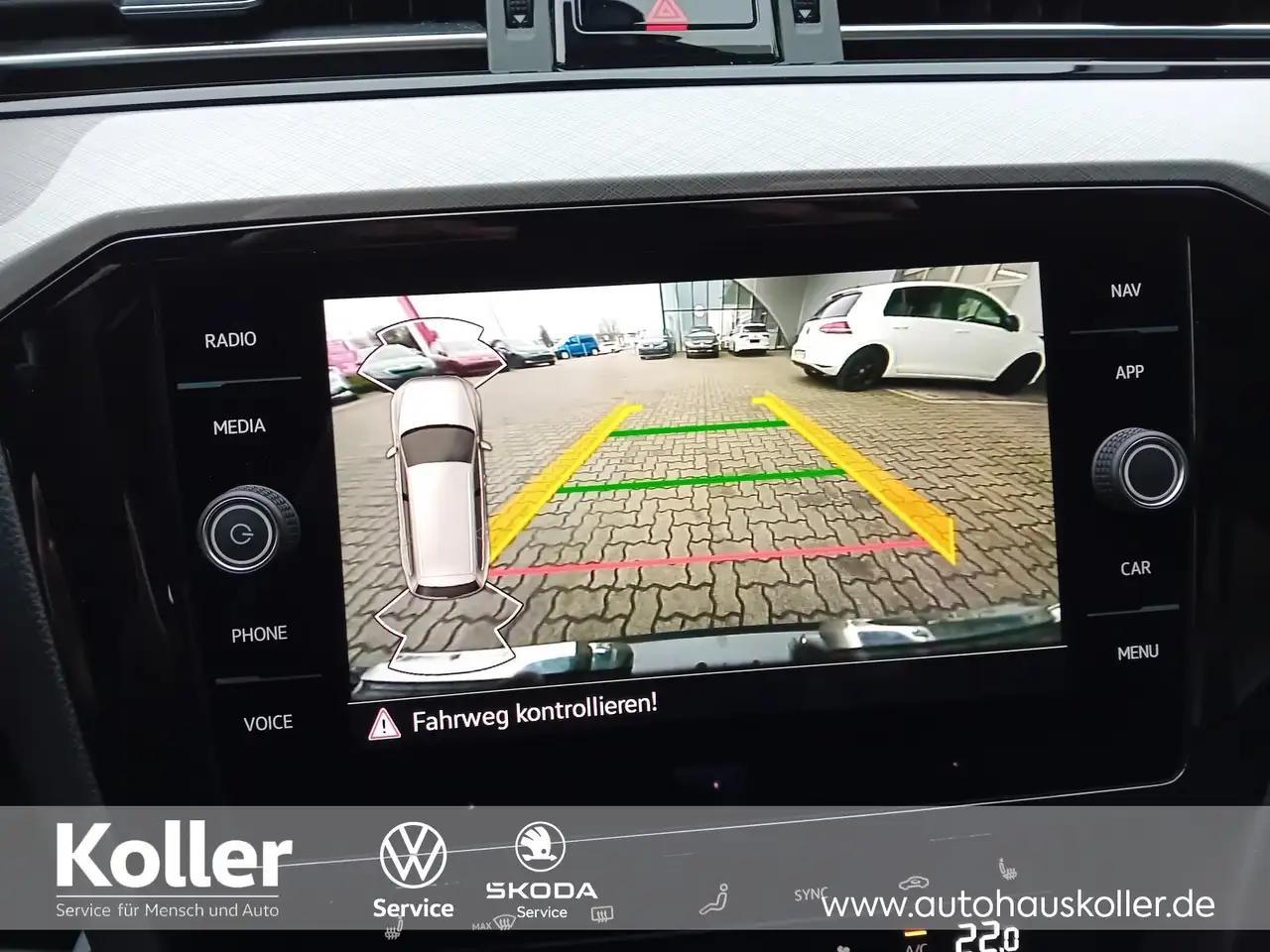 Volkswagen Passat Passat Variant 2.0 TDI DSG Business AHK Navi CAM 19