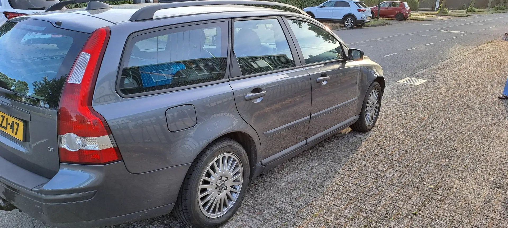 Volvo V50 V50 1.8 Kinetic Gris - 2