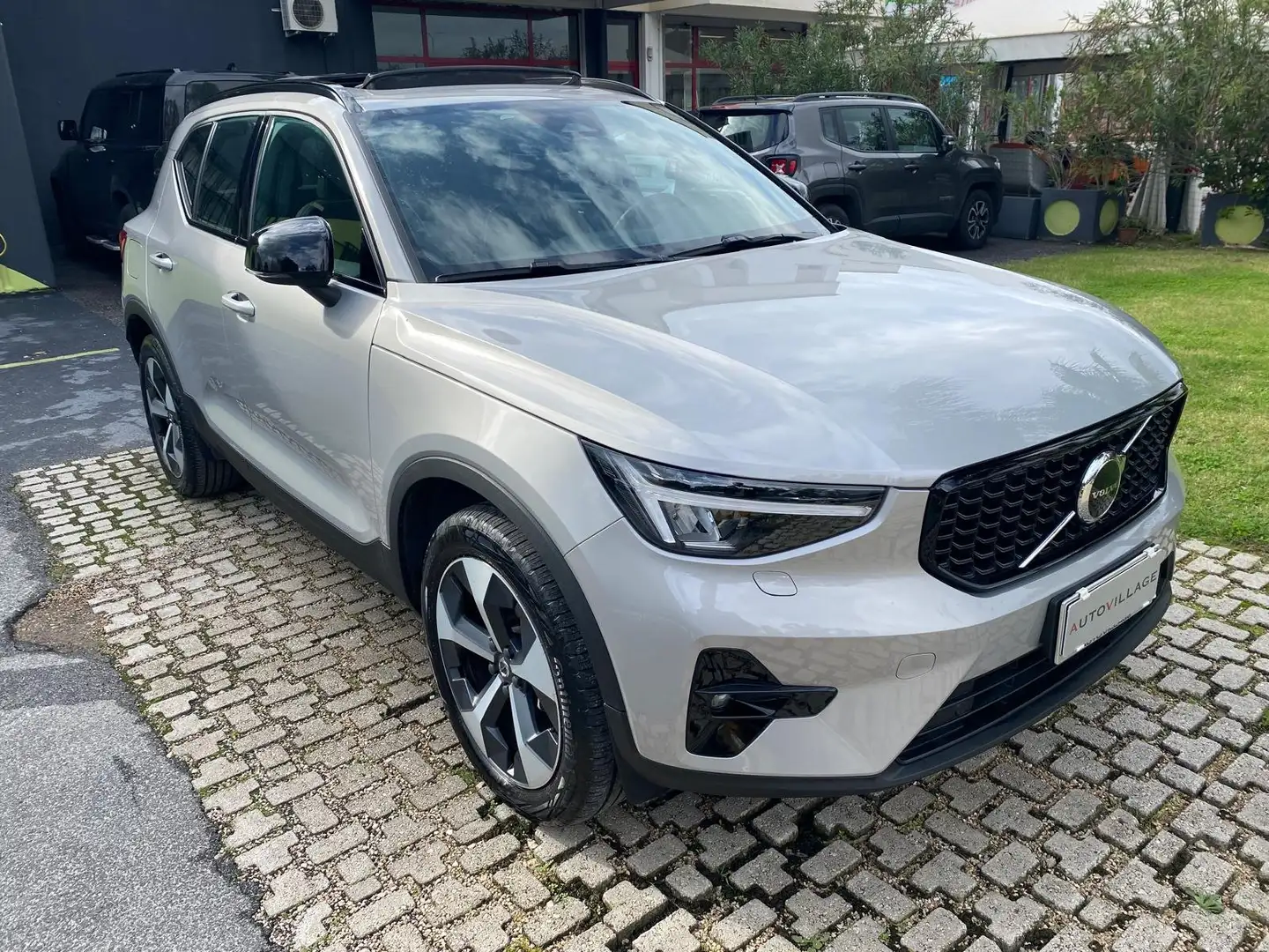 Volvo XC40 XC40 2.0 b4 Ultimate Dark auto Argento - 2