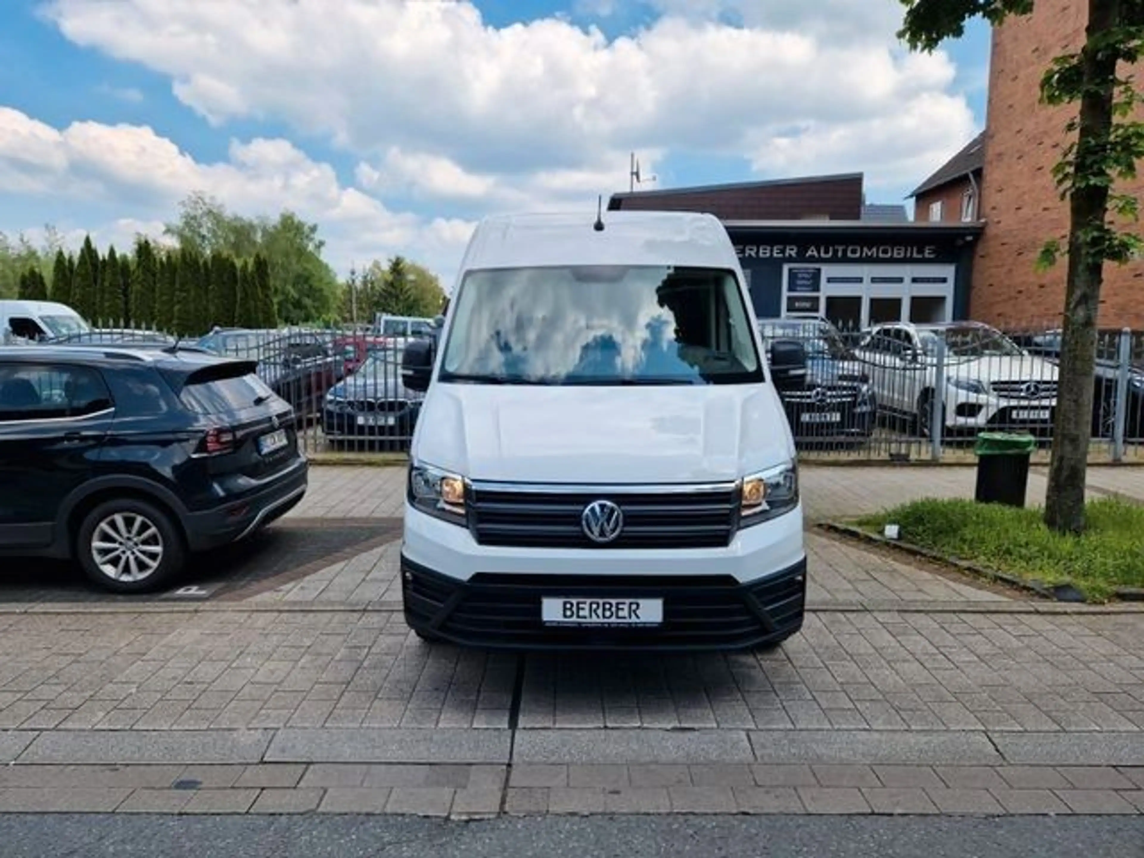 Volkswagen Crafter Kasten 30 mittellang Hochdach FWD L2 H2 — photo 2