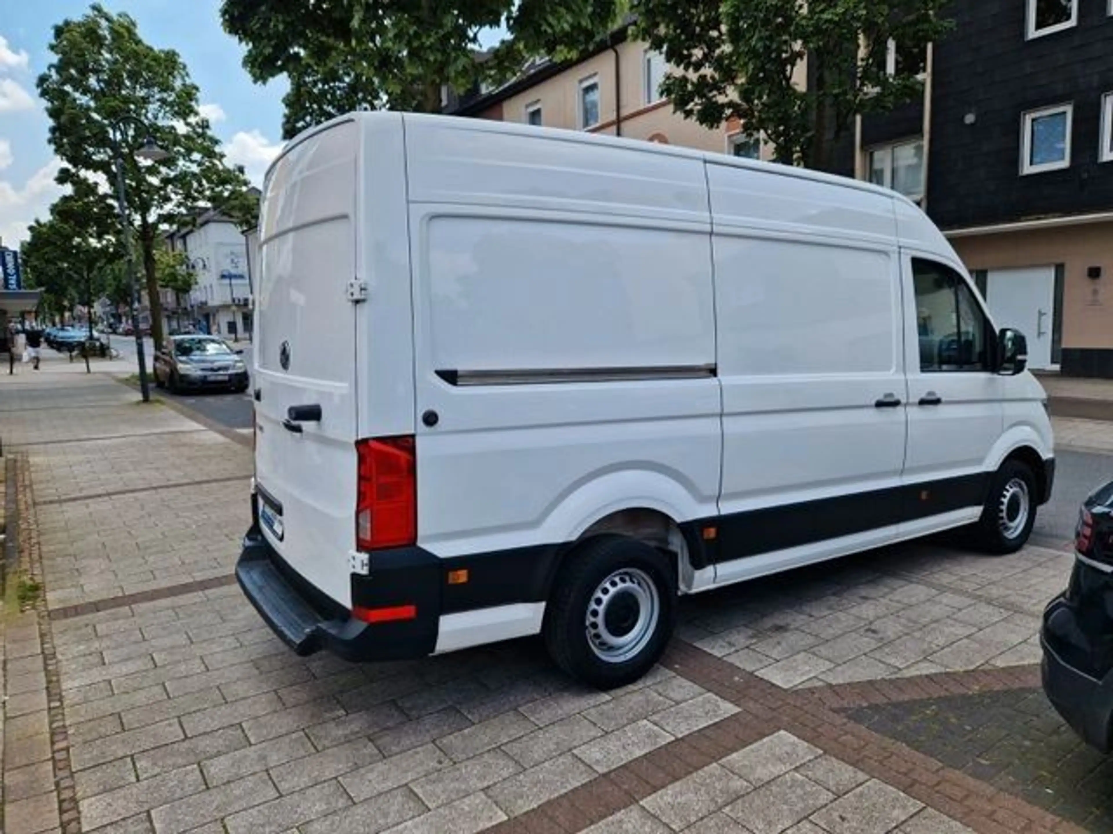 Volkswagen Crafter Kasten 30 mittellang Hochdach FWD L2 H2 — photo 5