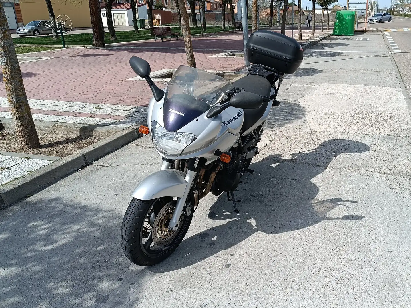Kawasaki ZR - 7 ZR7S Plateado - 2