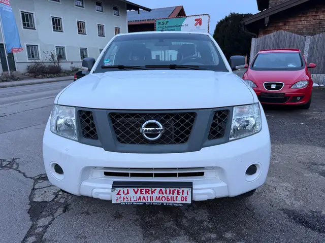 Nissan Navara King Cab XE 4X4 TÜV 10.2027