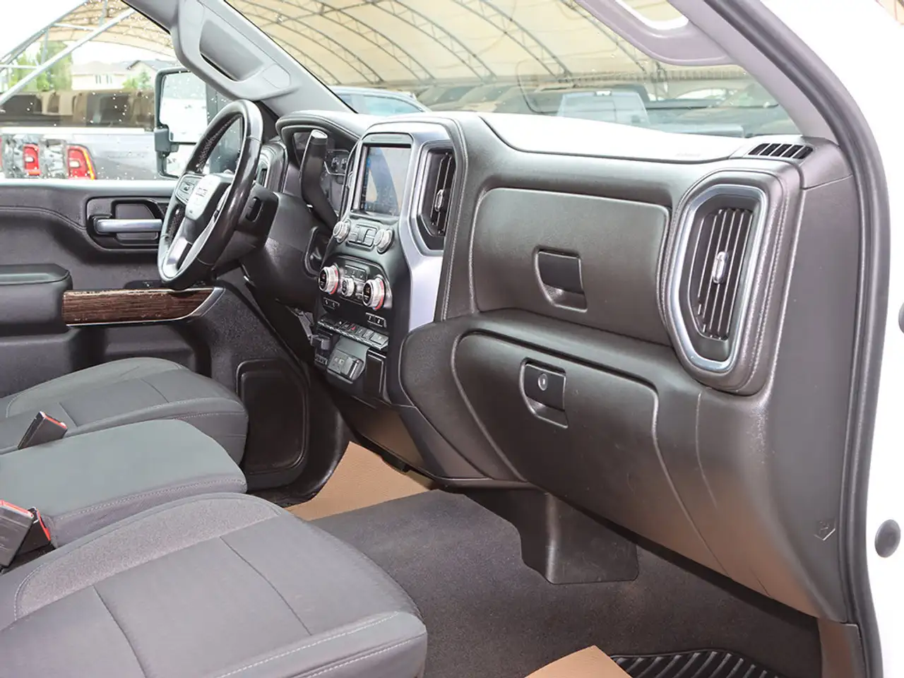 GMC Sierra 3500HD снимка GMC Sierra 3500HD