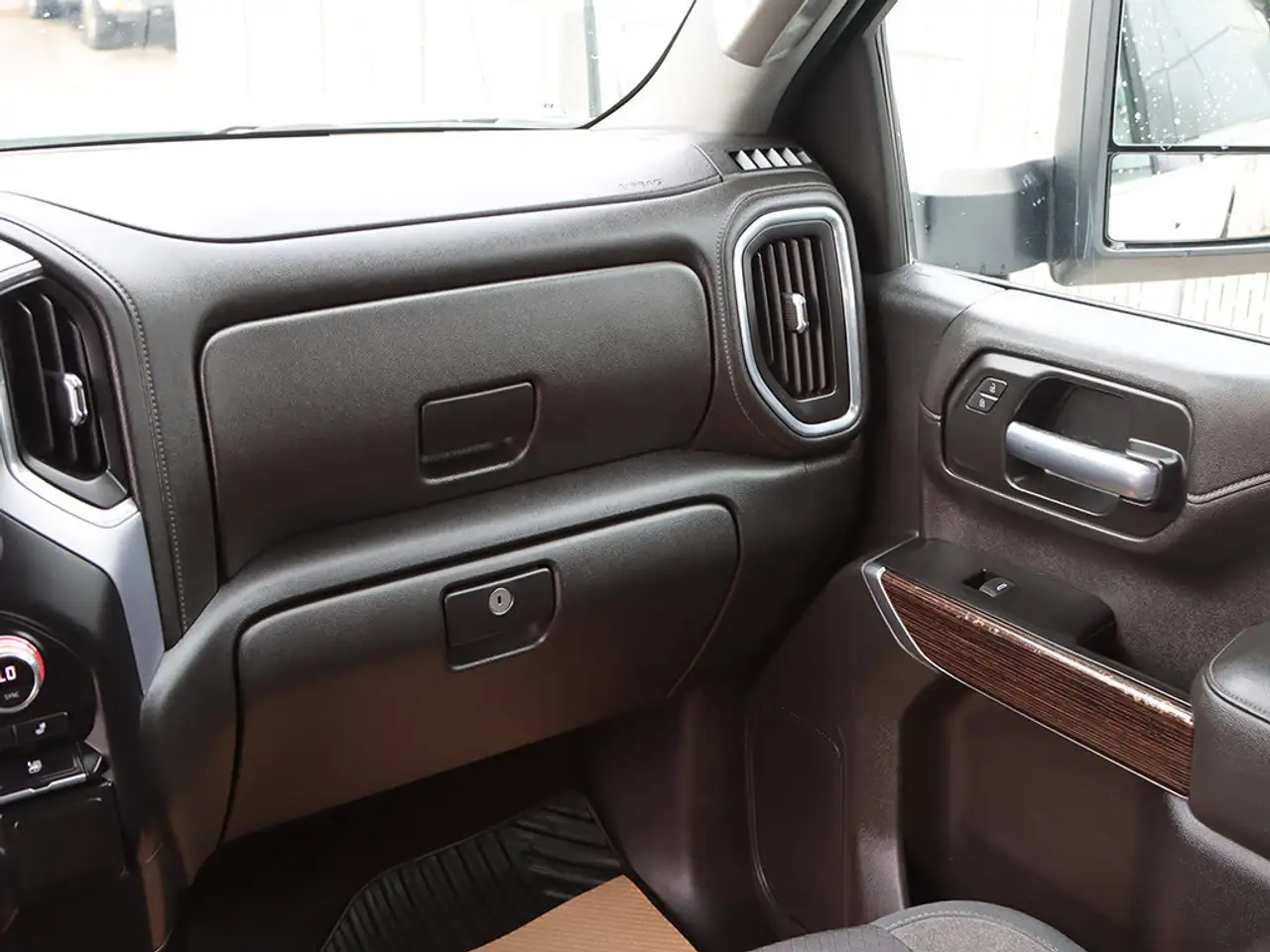 GMC Sierra 3500HD снимка GMC Sierra 3500HD