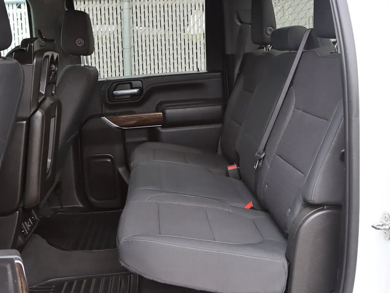 GMC Sierra 3500HD снимка GMC Sierra 3500HD