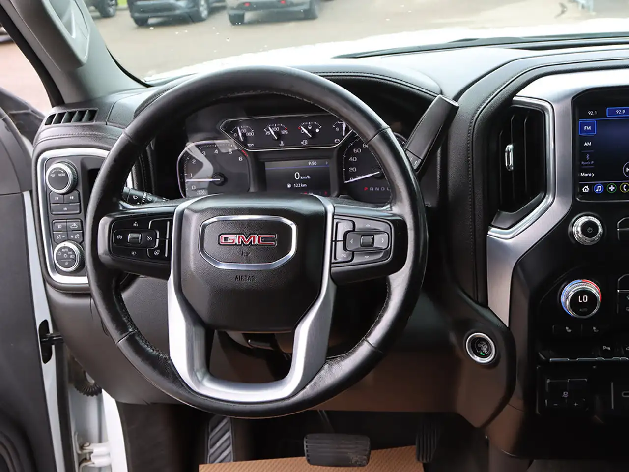 GMC Sierra 3500HD снимка GMC Sierra 3500HD