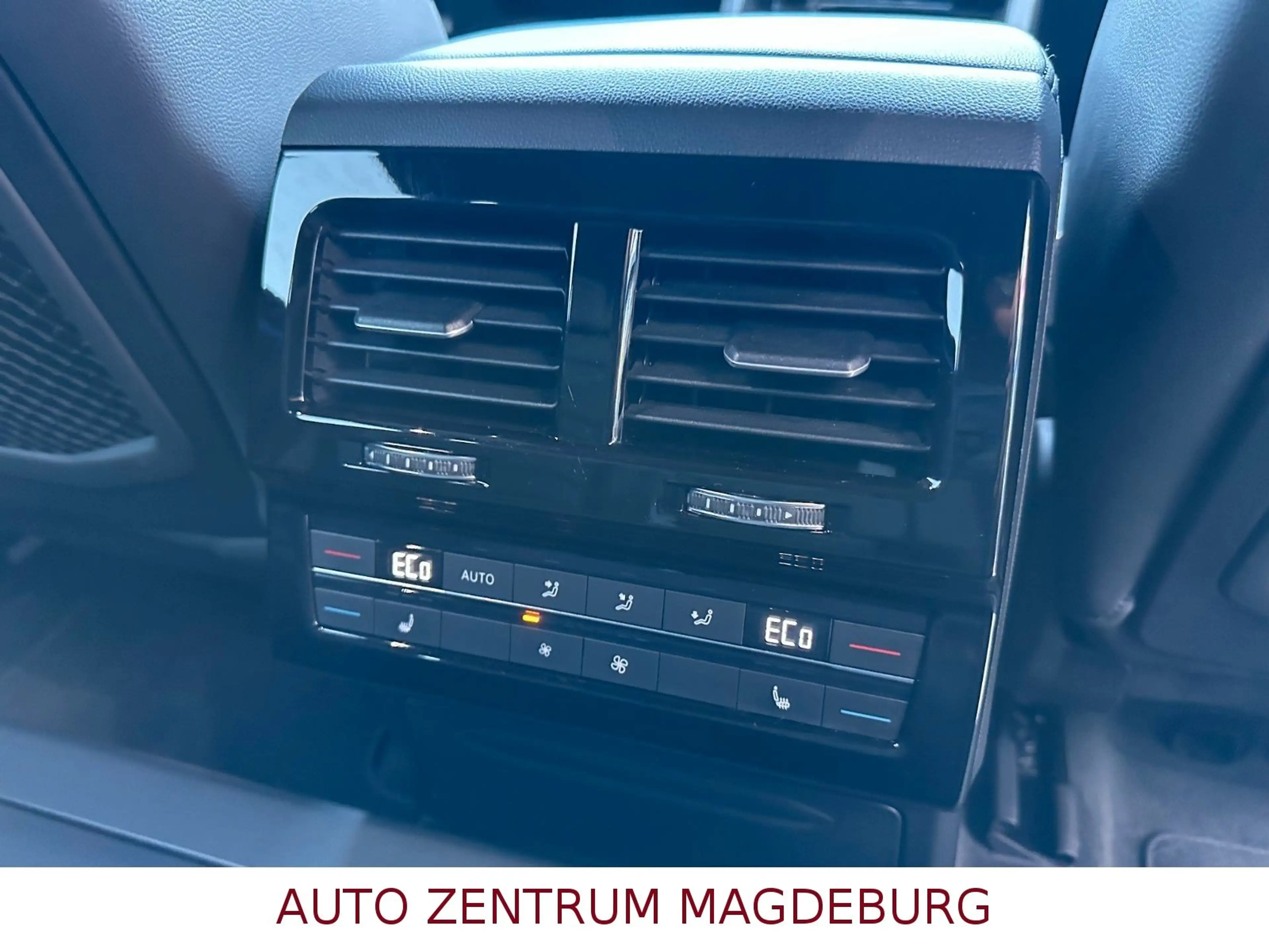 Volkswagen Touareg Drive Elegance 4Motion*LED*STHZG*AUTOM.* — photo 12