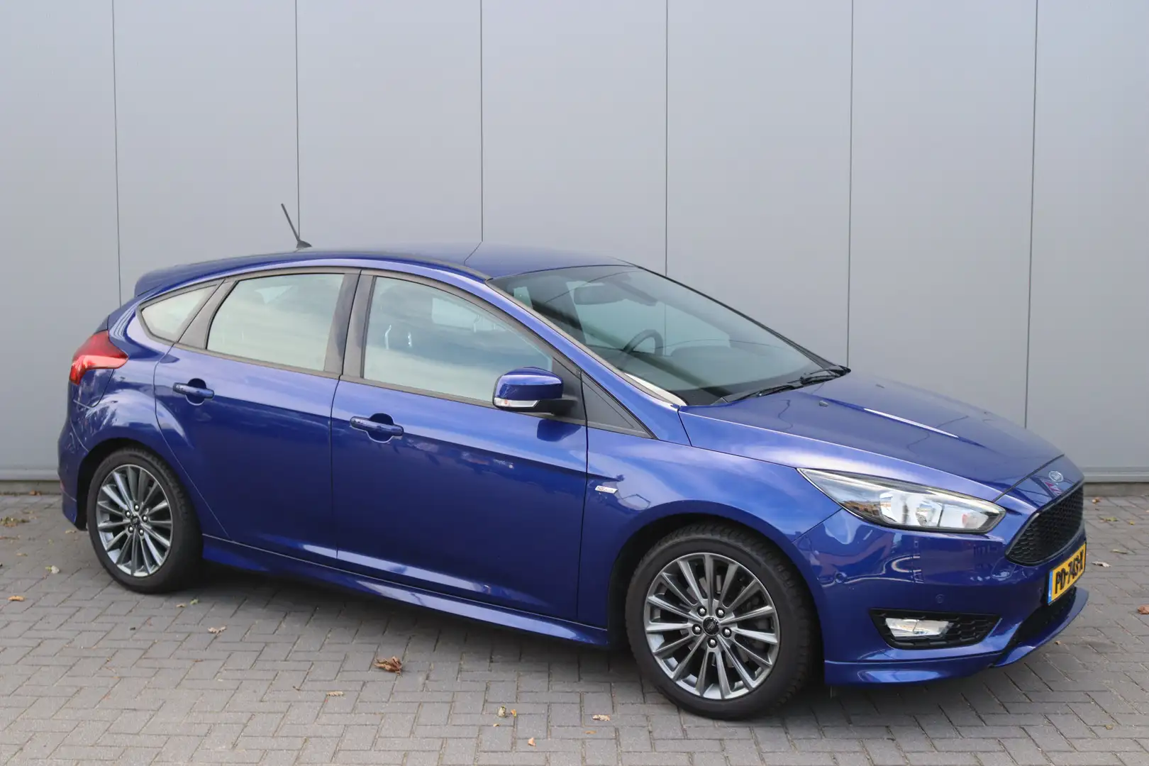 Ford Focus 1.5 EcoB. 150PK ST-Line Carplay-android/Parkeerhul Bleu - 2