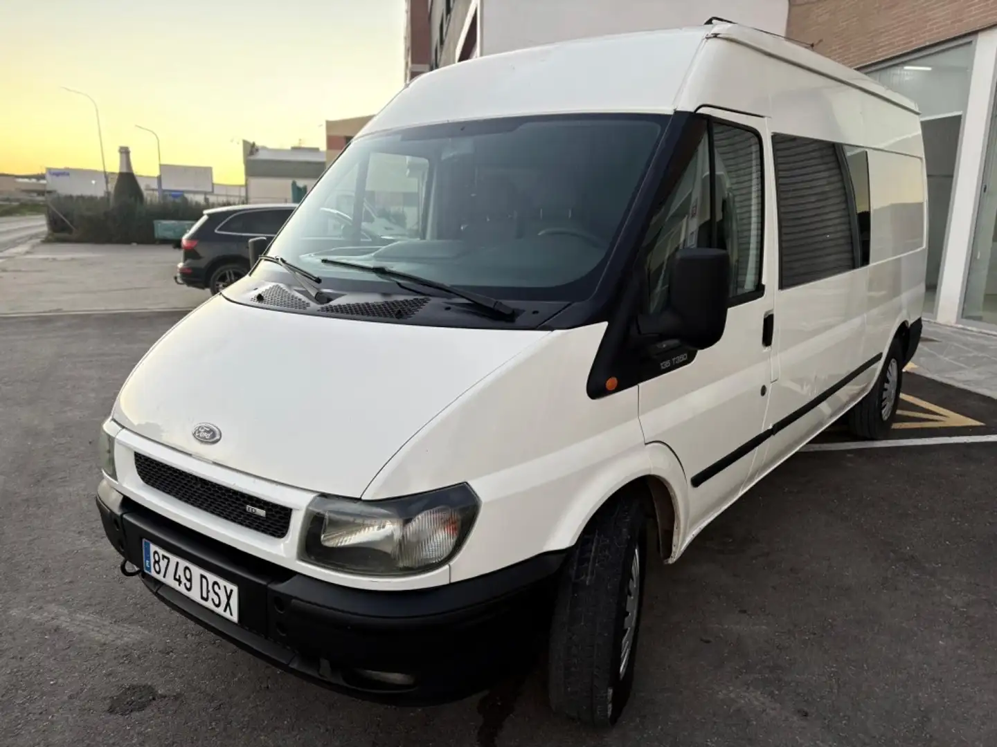 Ford Transit FT 350EL Chas Cabina Doble DR 135 Blanco - 2