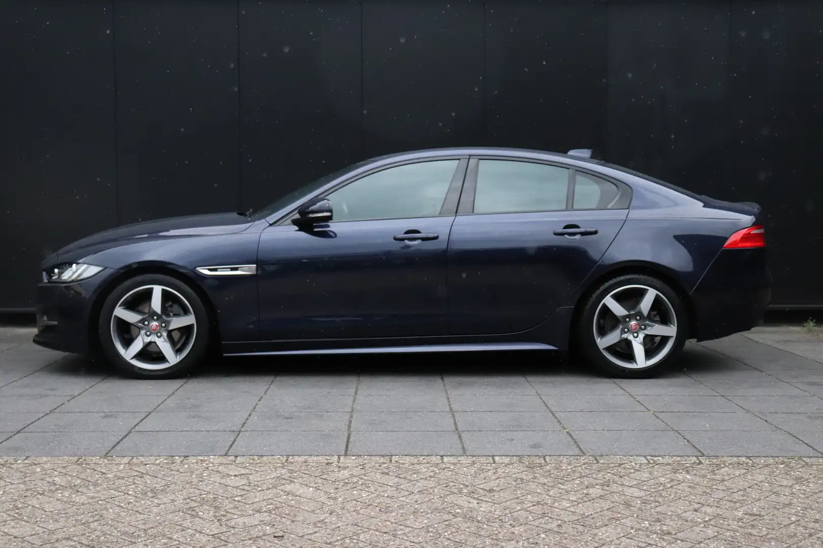 Jaguar XE 2.0 D Portfolio | R SPORT | MERIDIAN | STOELVERW. Blauw - 2
