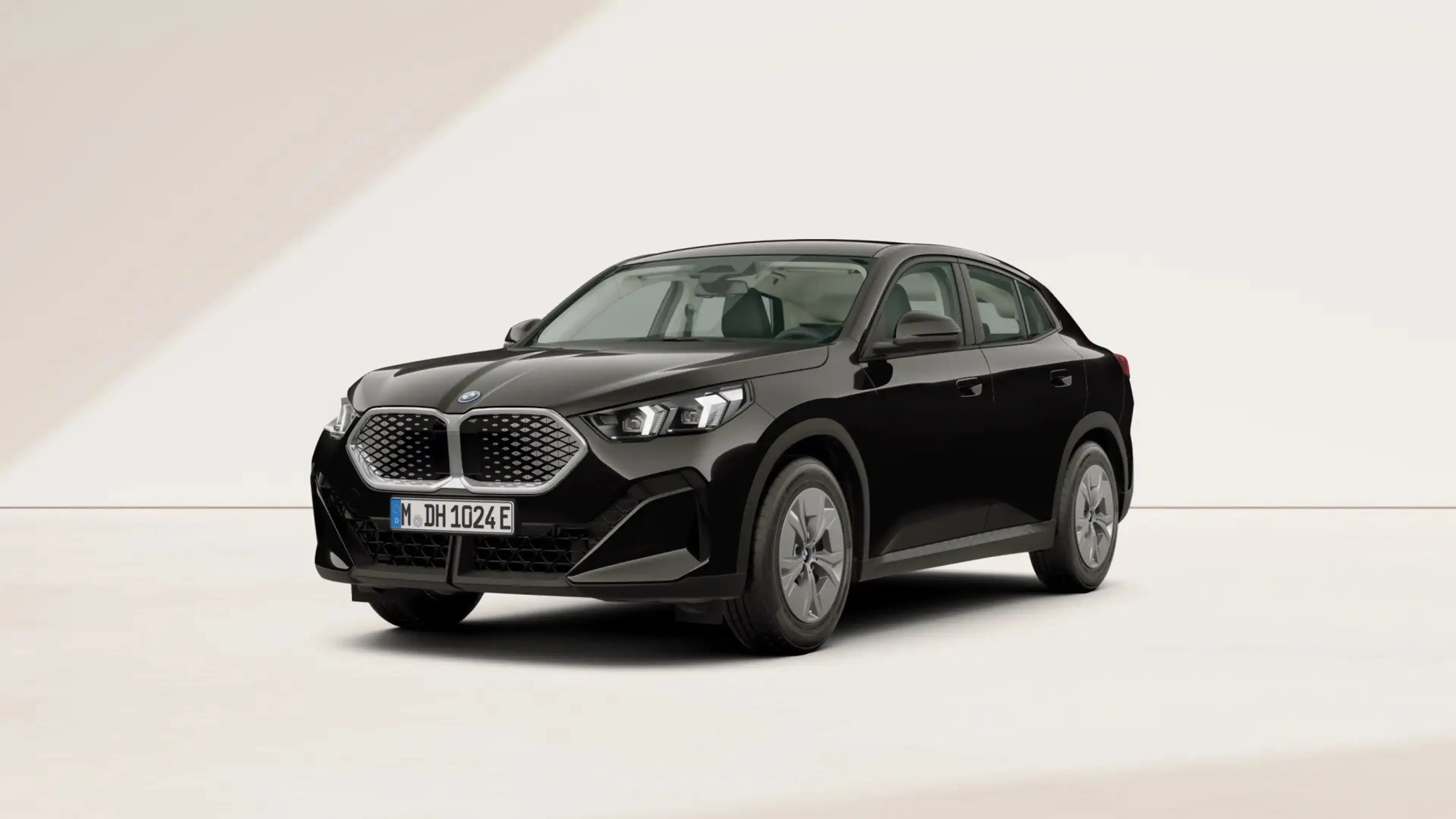 BMW iX2 eDrive20 1 x VERFÜGBAR 18"LM+NAVI+KAMERA+SI.HEIZU — photo 4