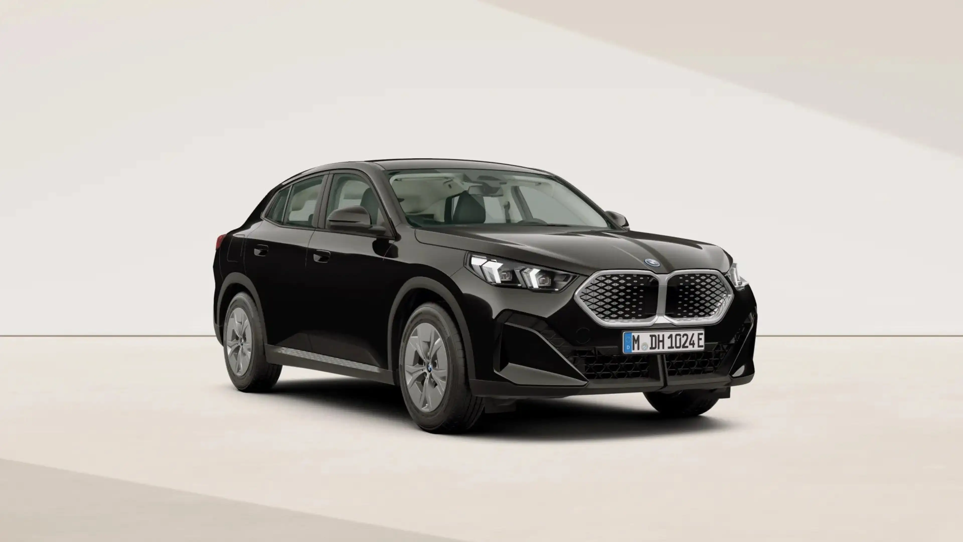 BMW iX2 eDrive20 1 x VERFÜGBAR 18"LM+NAVI+KAMERA+SI.HEIZU — photo 2