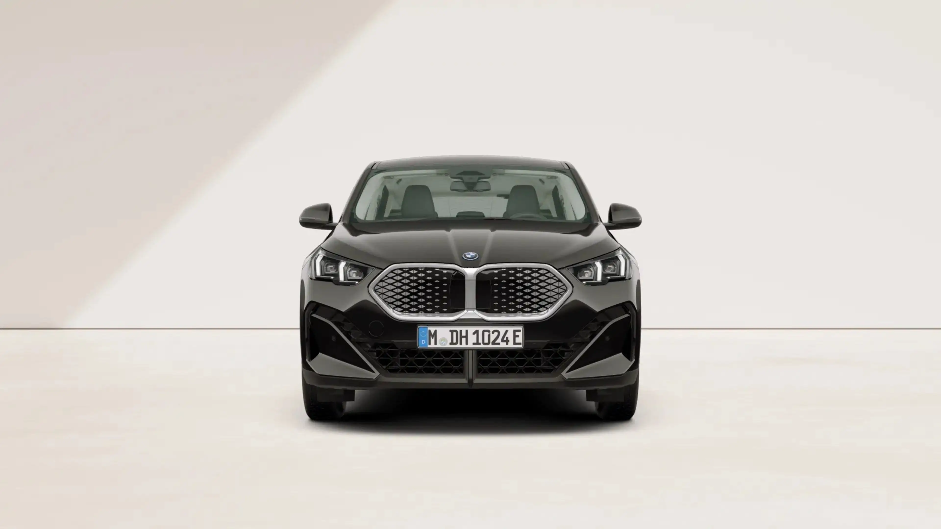 BMW iX2 eDrive20 1 x VERFÜGBAR 18"LM+NAVI+KAMERA+SI.HEIZU — photo 3