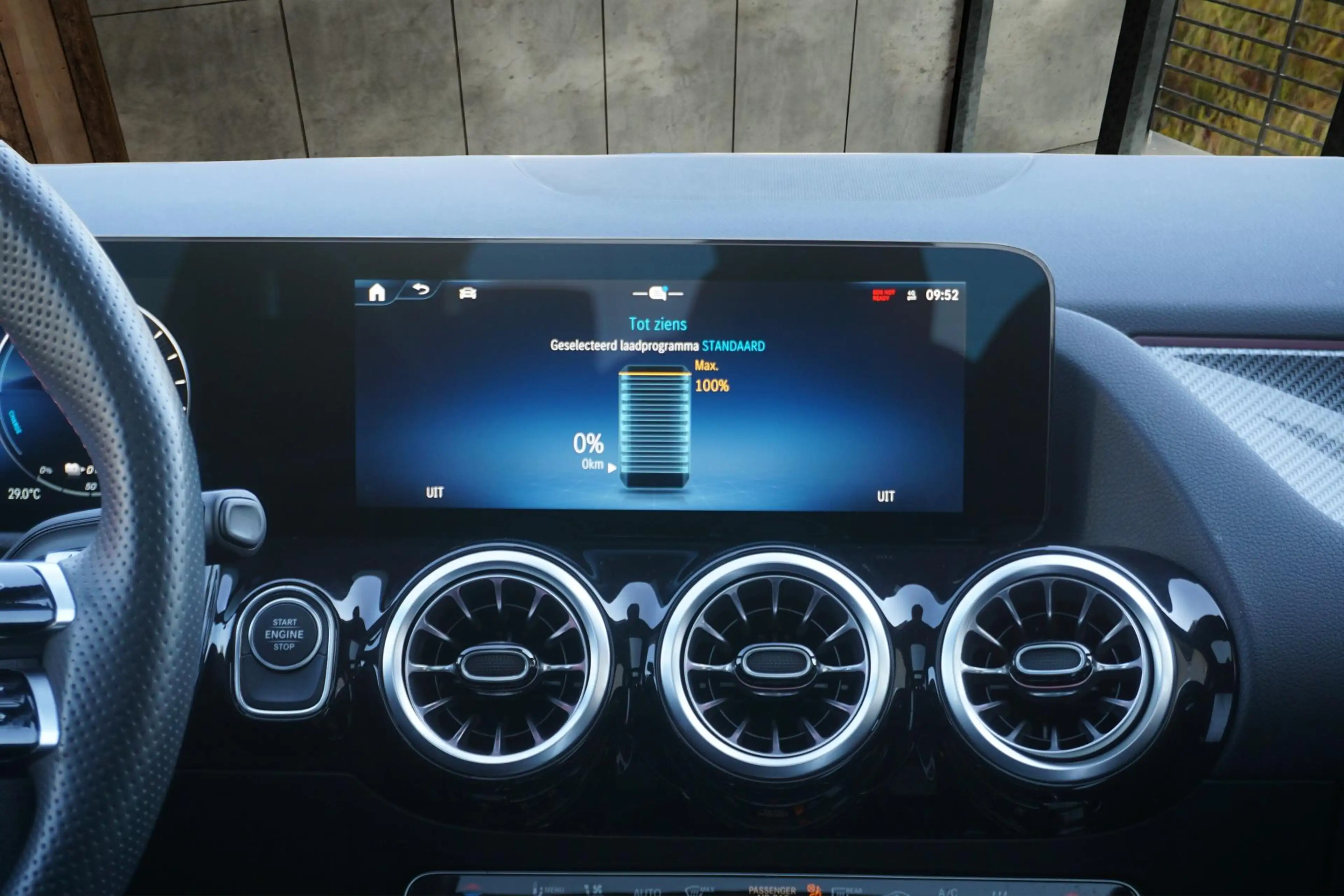 Mercedes-Benz B 250 e Business Solution AMG — photo 15