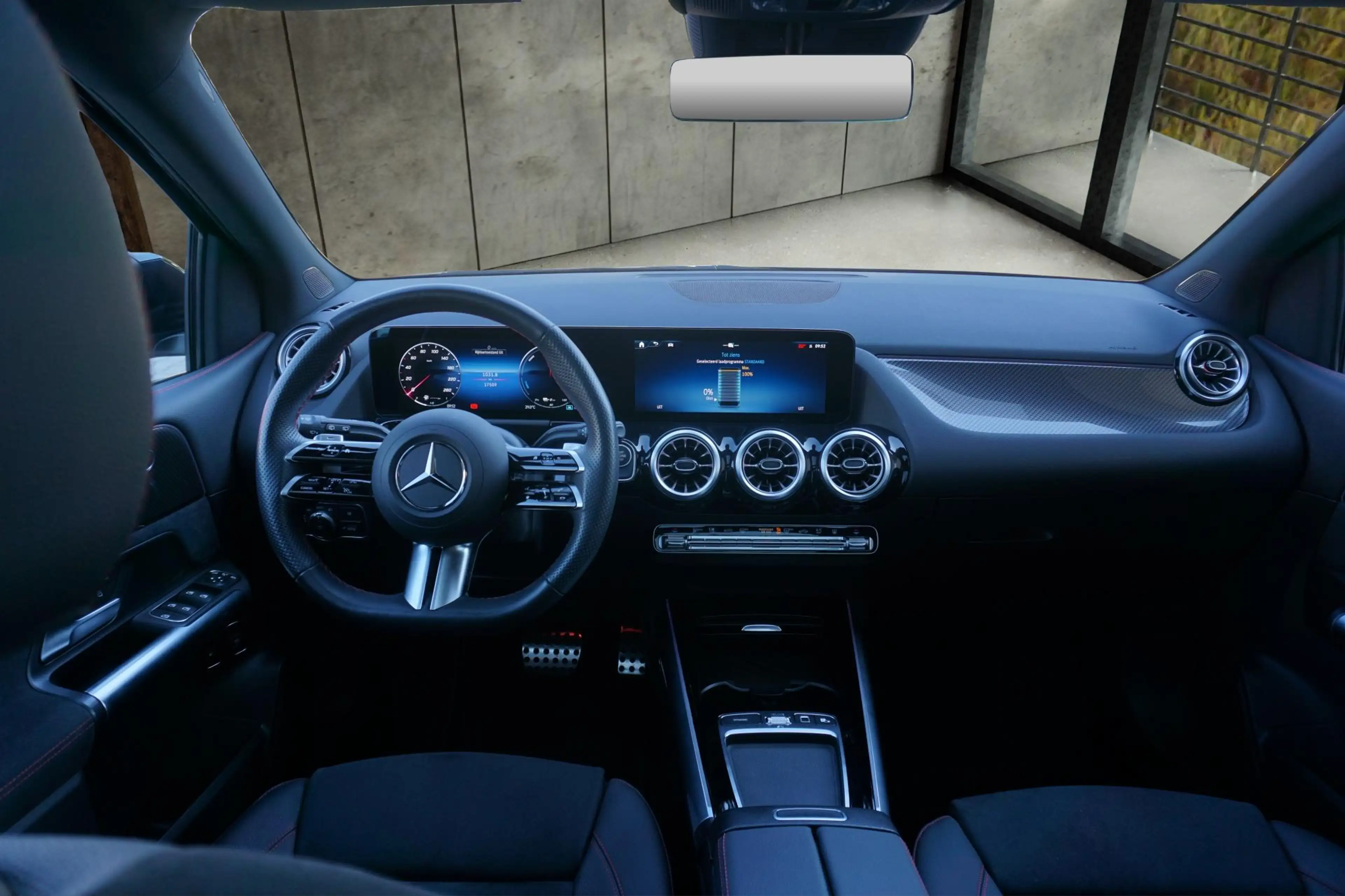 Mercedes-Benz B 250 e Business Solution AMG — photo 13