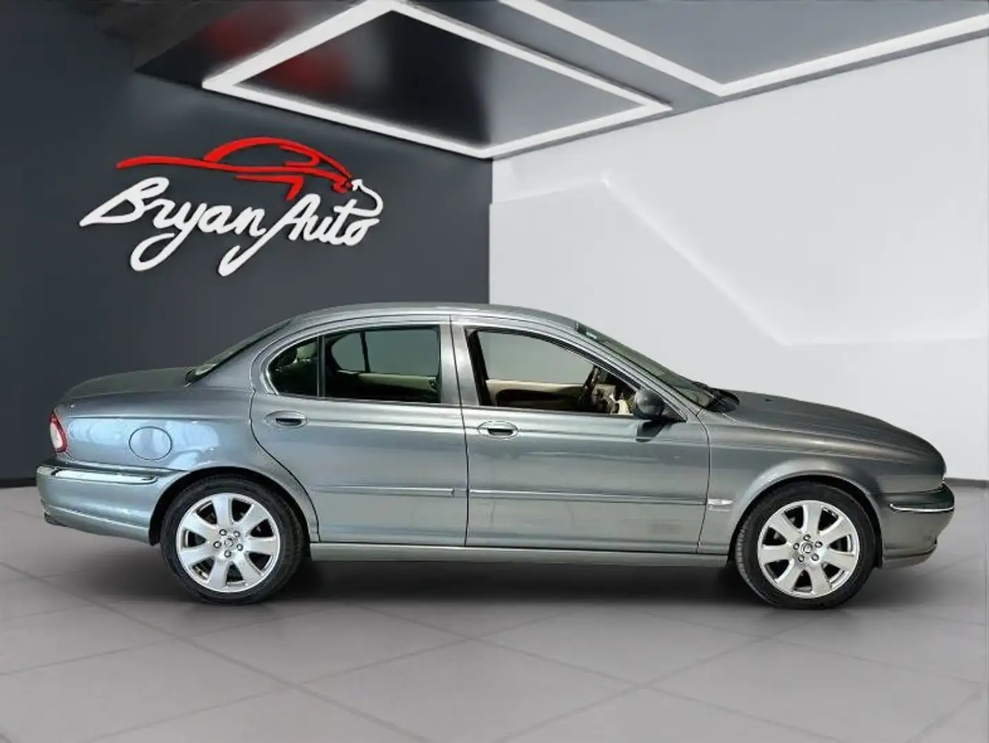 Jaguar X-Type 2.5 V6 Executive Gris - 1