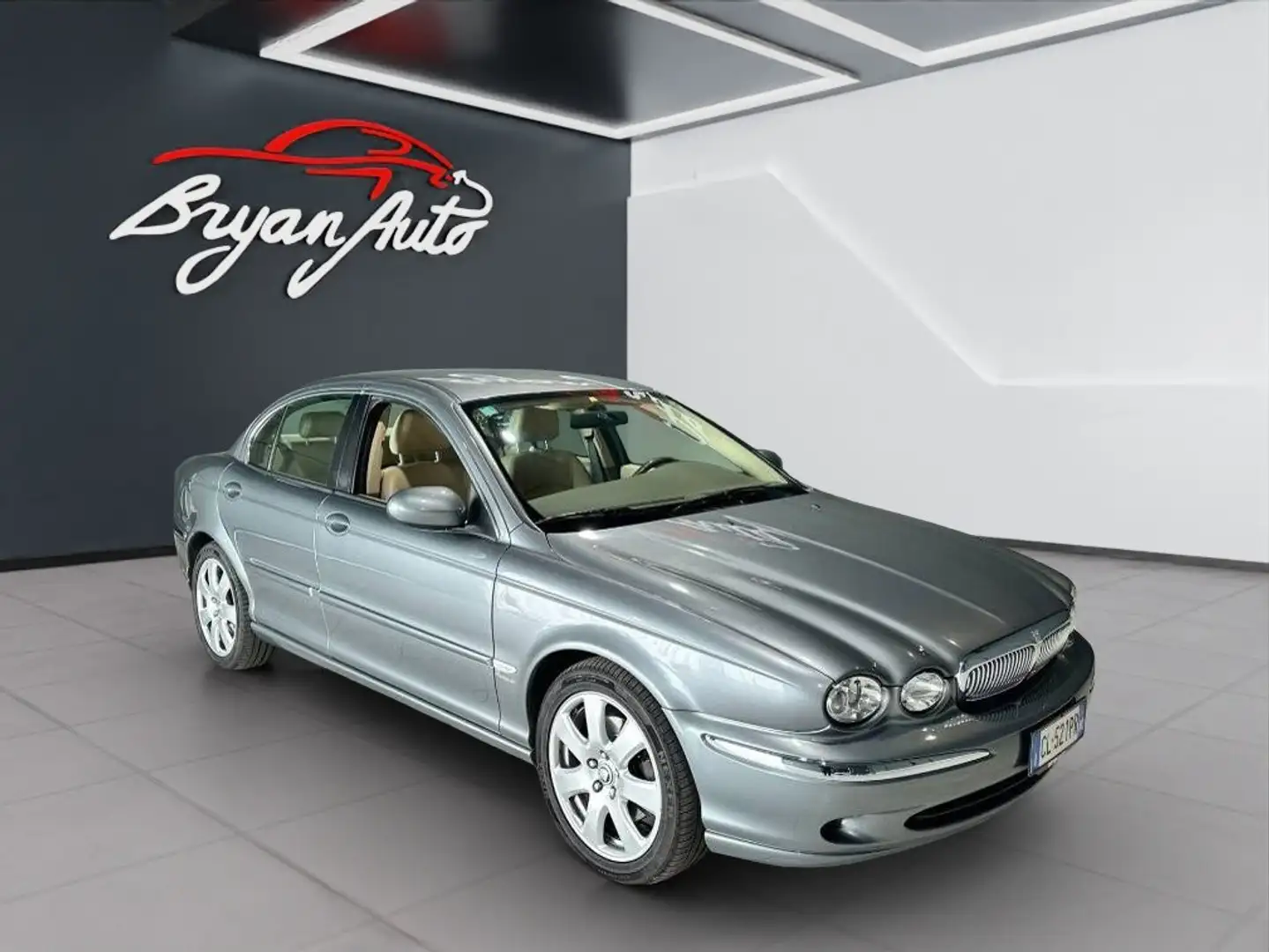 Jaguar X-Type 2.5 V6 Executive Gris - 2