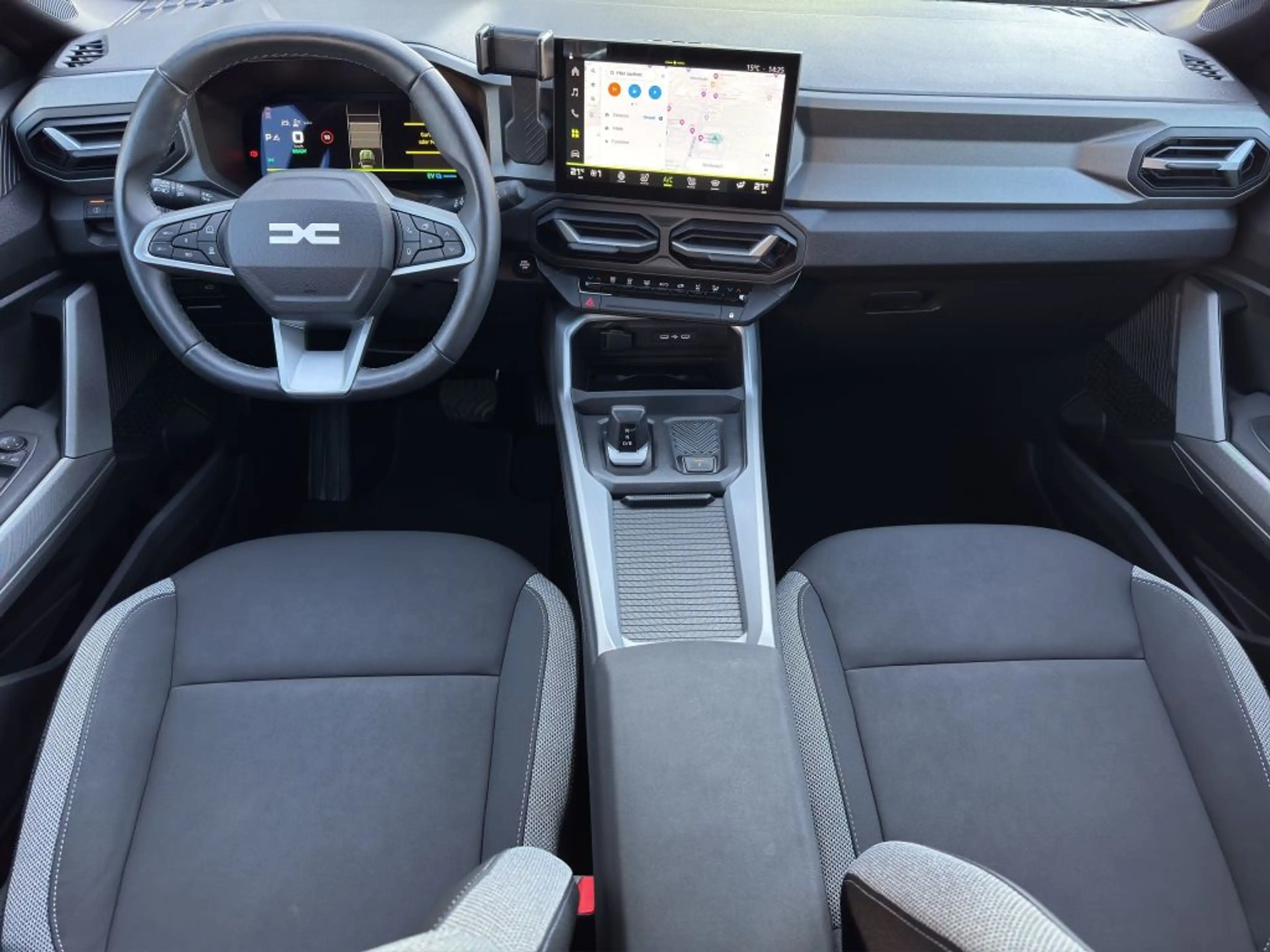 Dacia Bigster Hybrid 155 Journey — photo 13