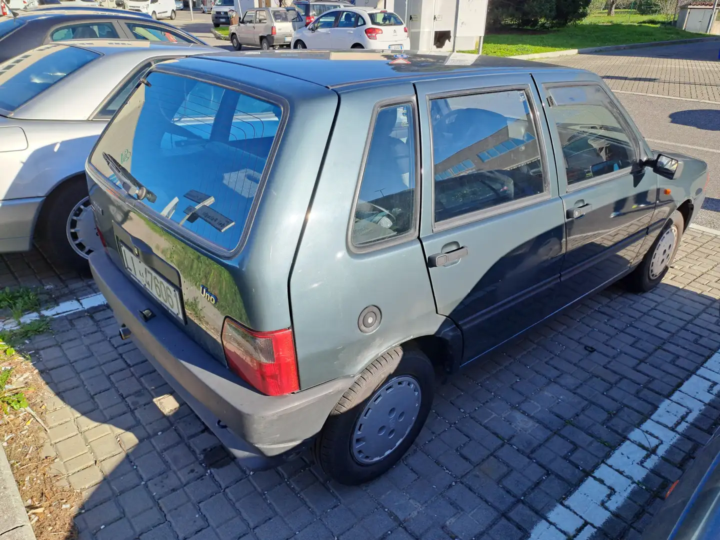 Fiat Uno Uno 5p 1.1 60cv Grün - 2