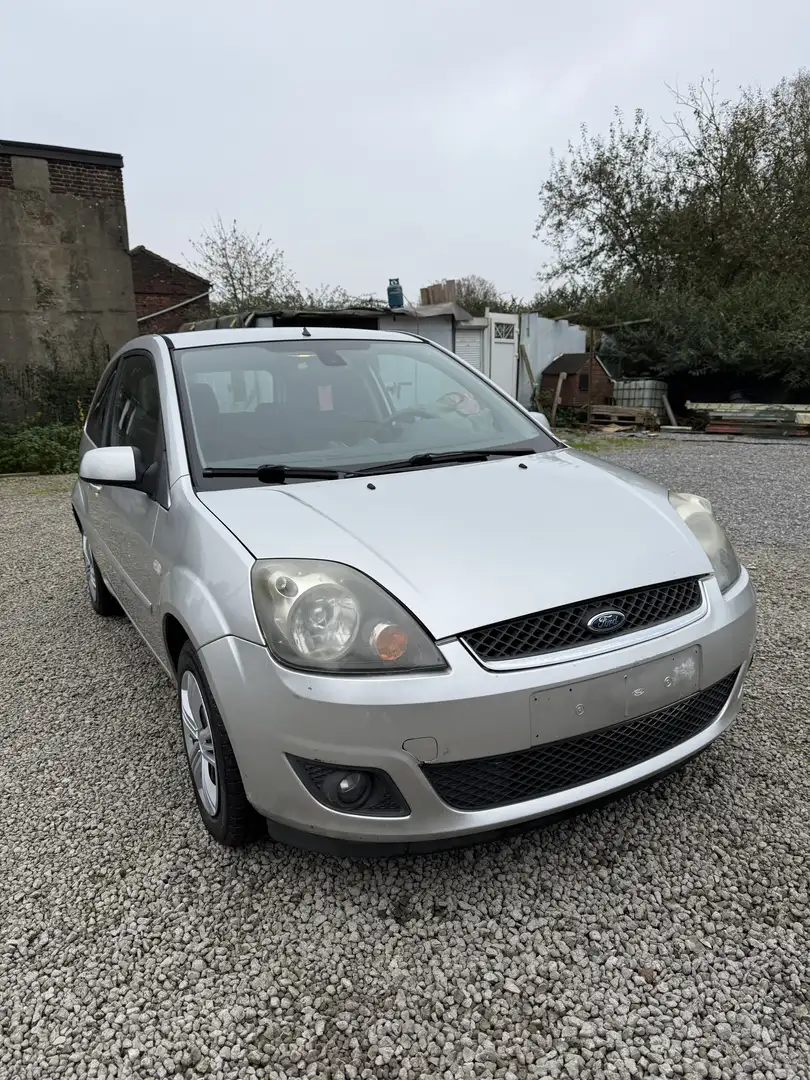 Ford Fiesta 1.3i Flair - 2