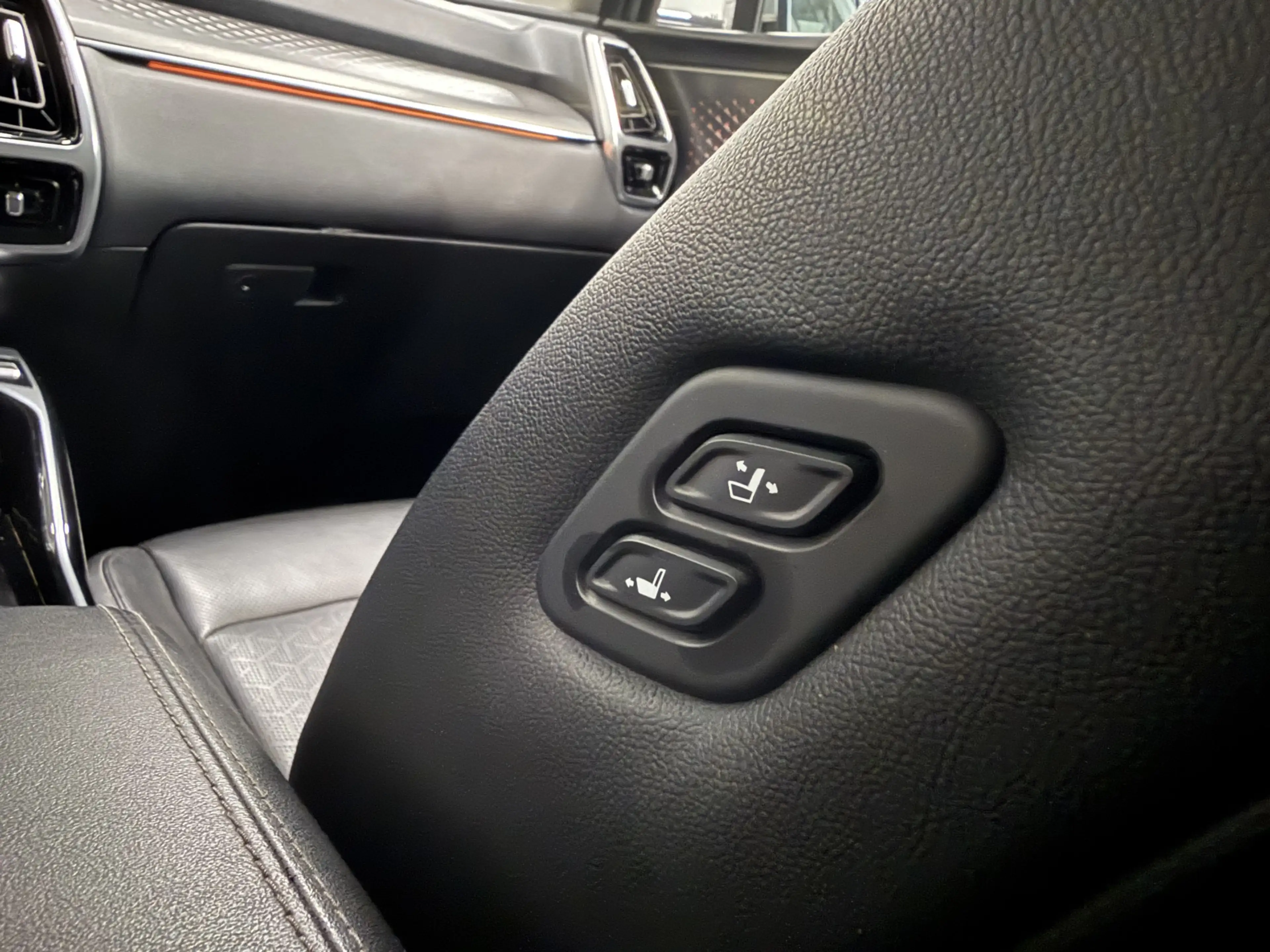Kia Sorento 1.6 T-GDI Plug-in Hybrid 4WD ExecutiveLine 46DKM/P — photo 39