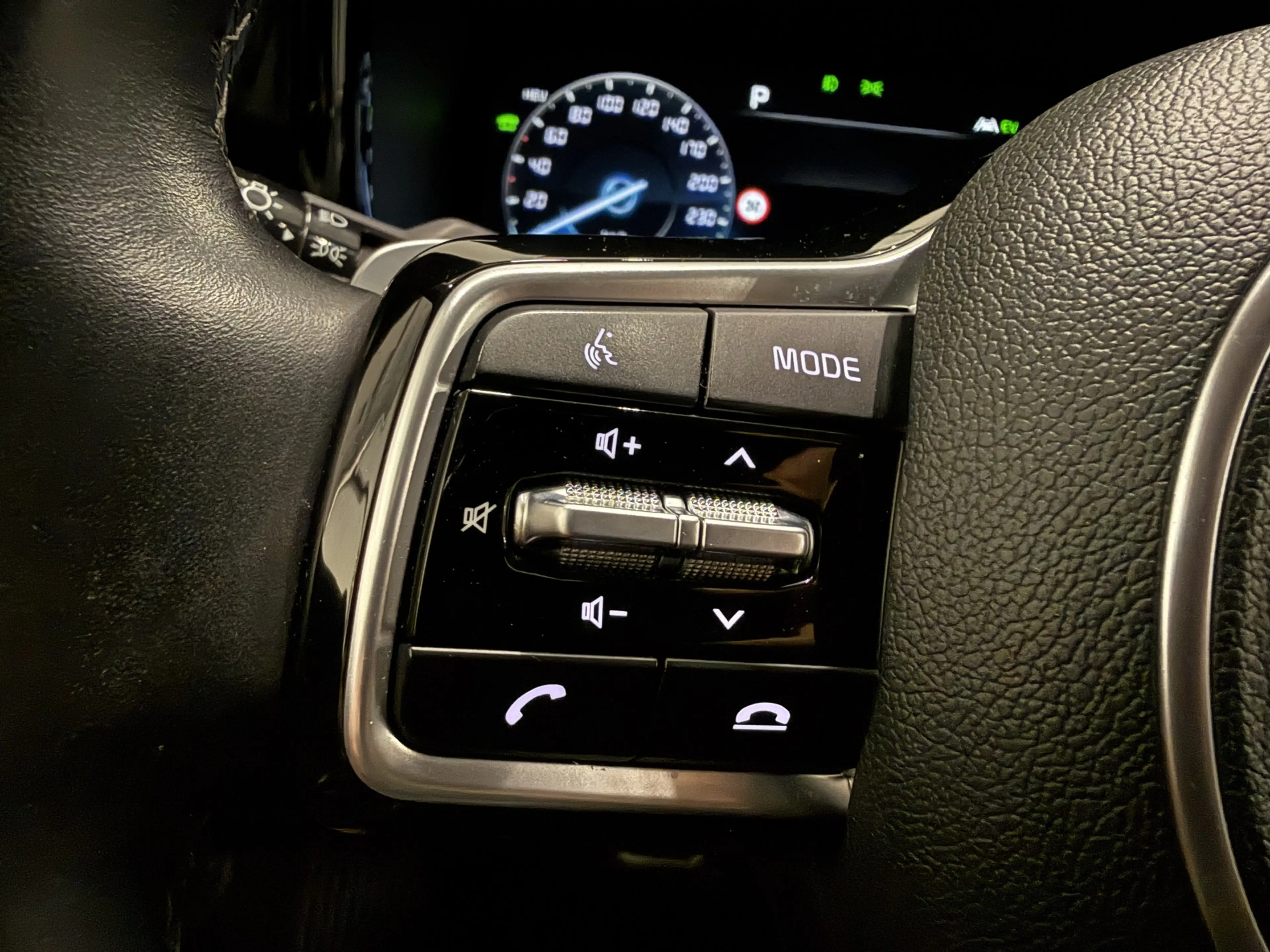 Kia Sorento 1.6 T-GDI Plug-in Hybrid 4WD ExecutiveLine 46DKM/P — photo 30